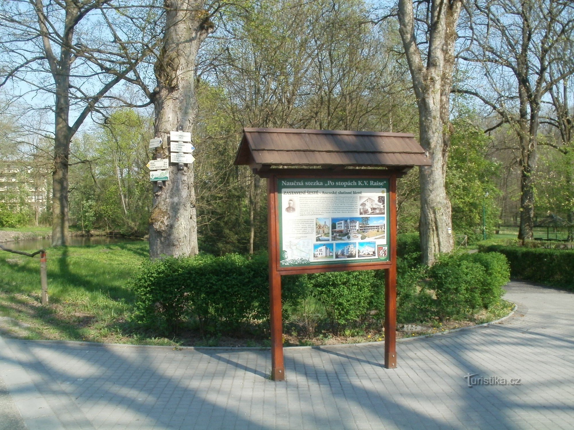 tourist crossroads Lázně Bělohrad - Bažantnice