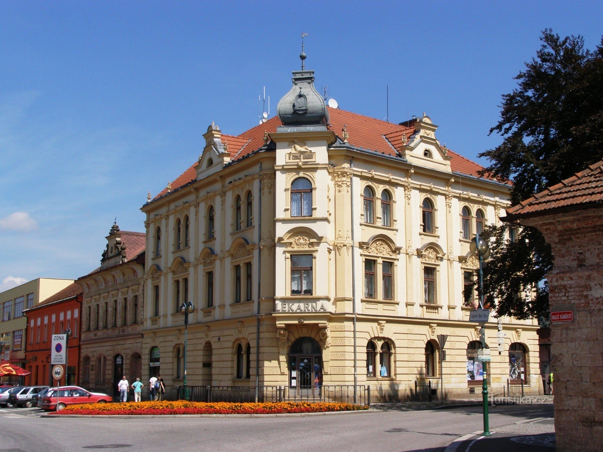 turističko raskrižje Lázně Bělohrad - trg KVRaise