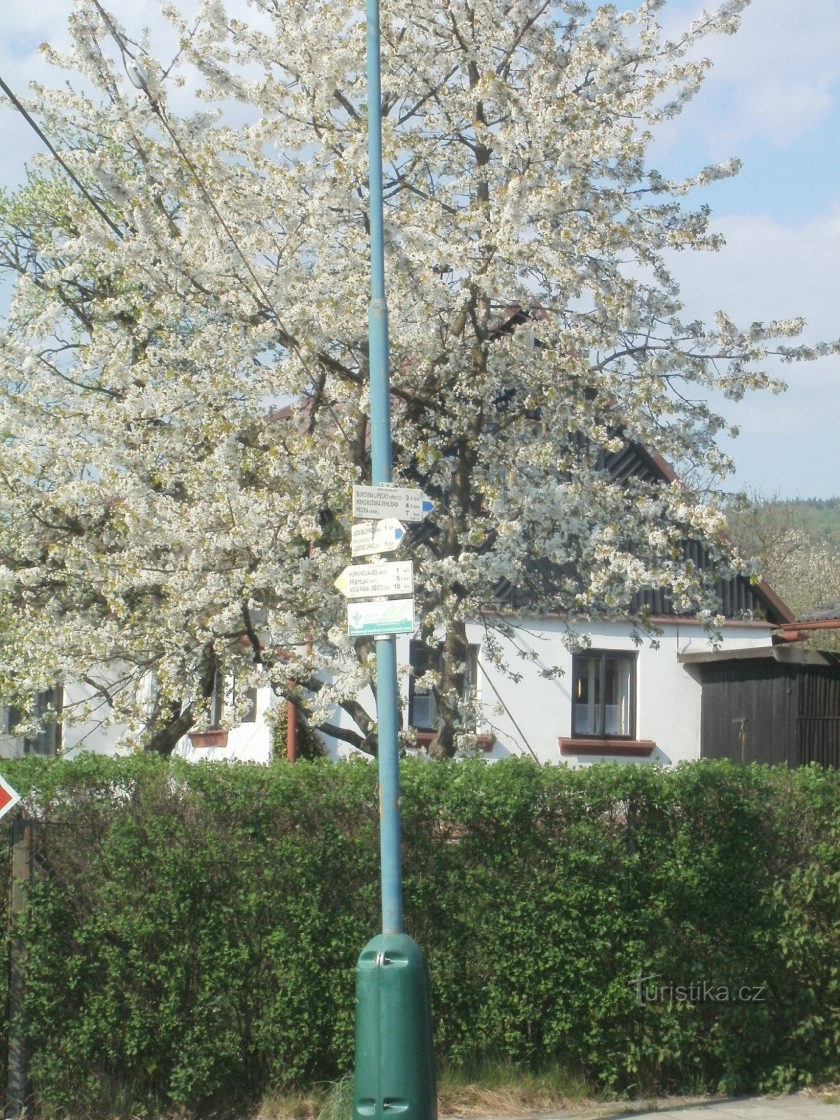 encruzilhada turística Lázně Bělohrad - Prostřední nová Ves