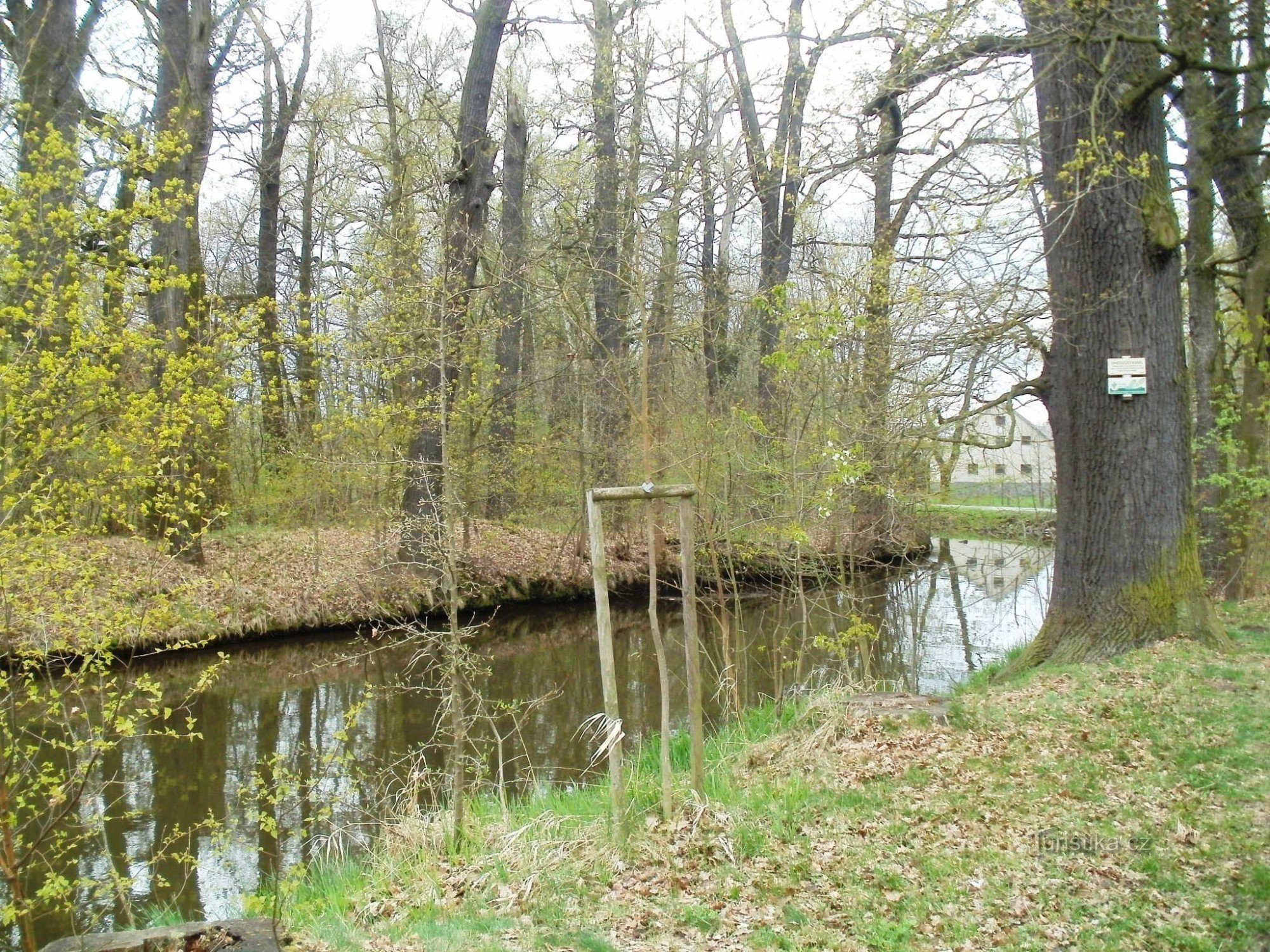 turističko raskrižje Lázně Bohdaneč - kanal Opatovice