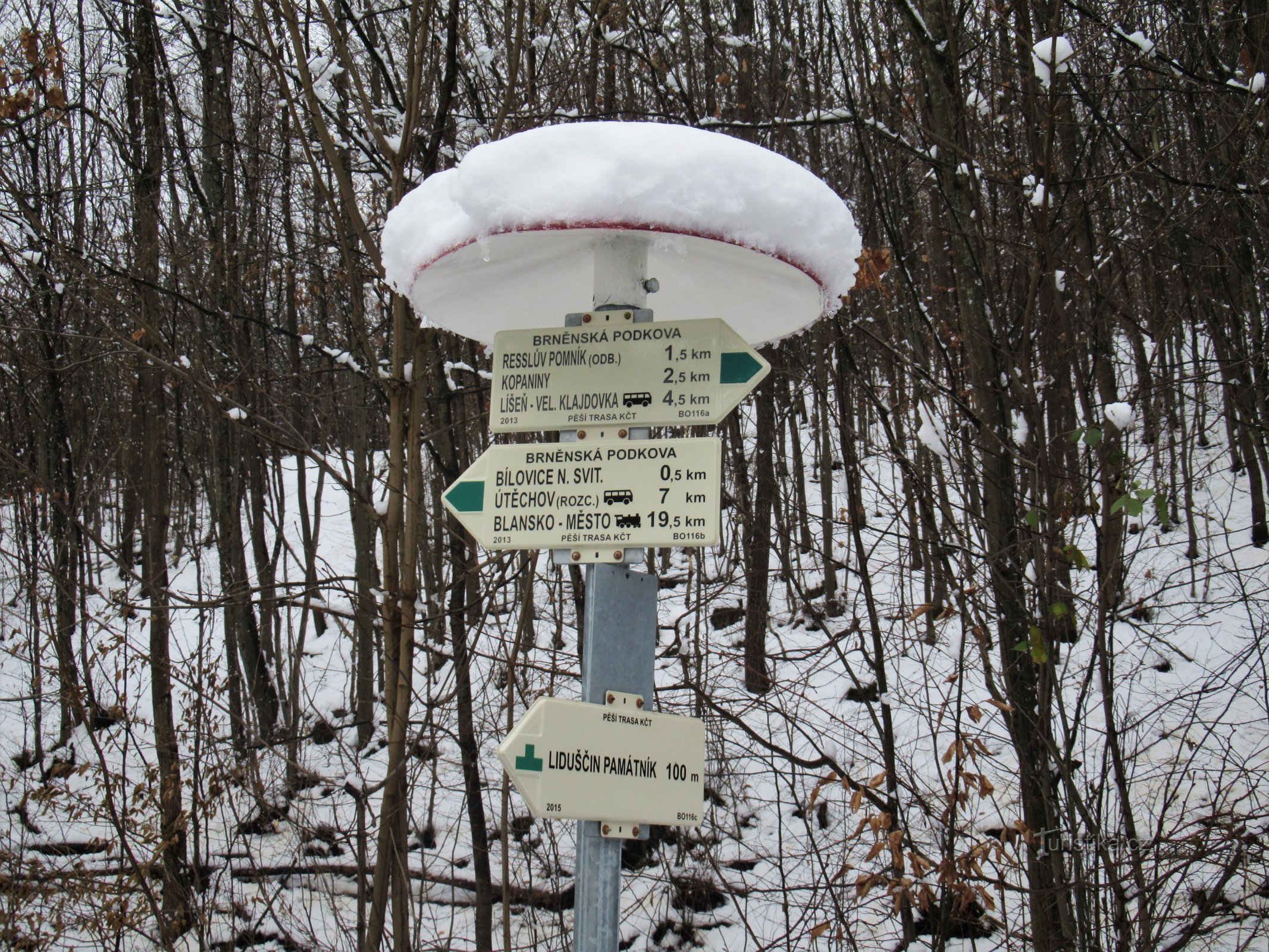 Turistkorsning Liduščina monument (2021)