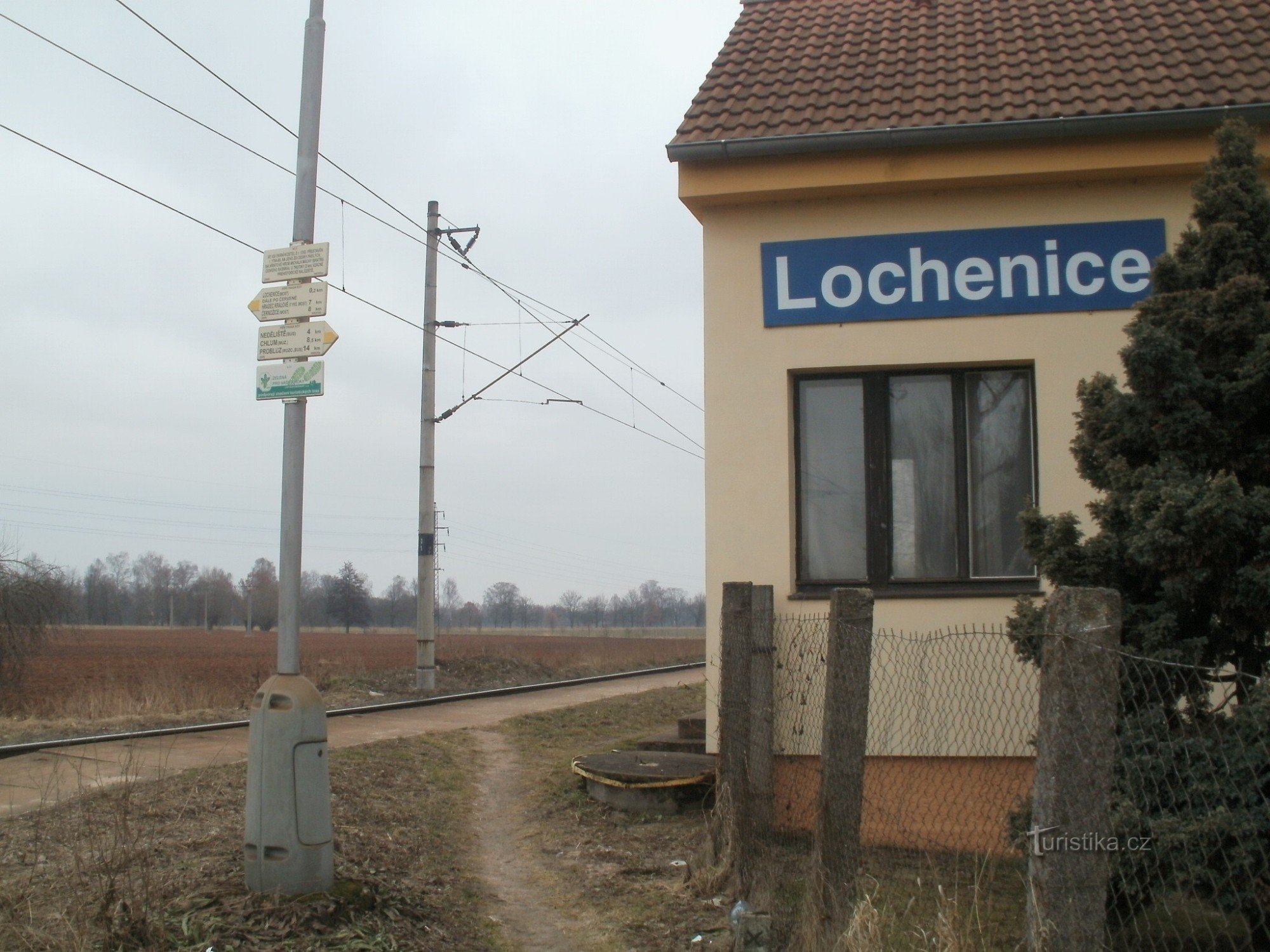 carrefour touristique Lochenice - chemin de fer