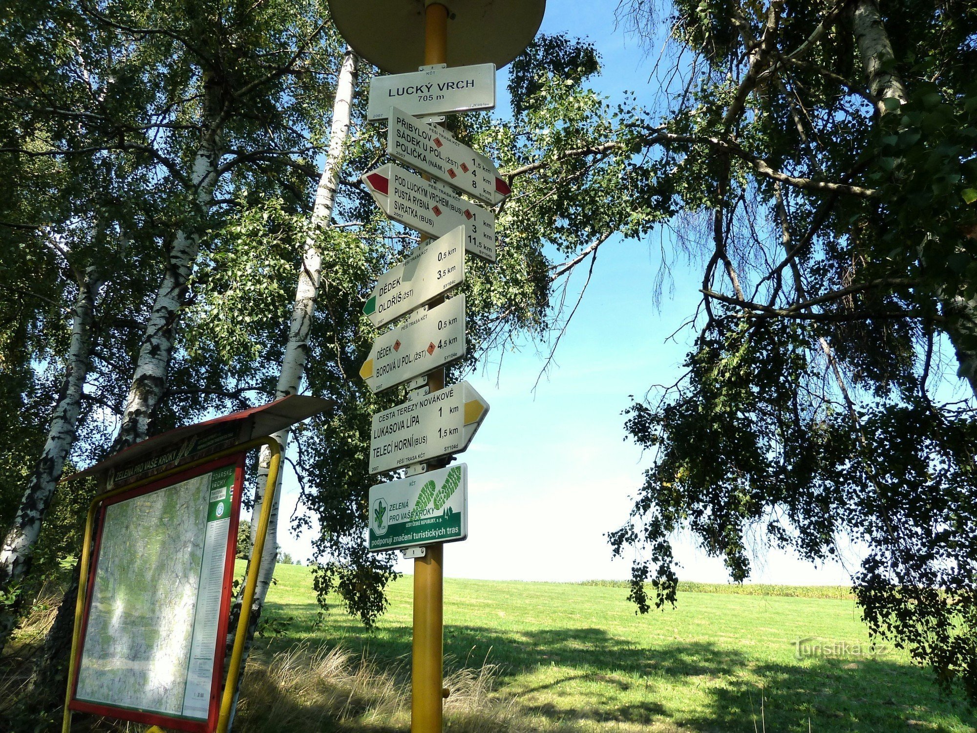 tourist crossroads Lucký vrch