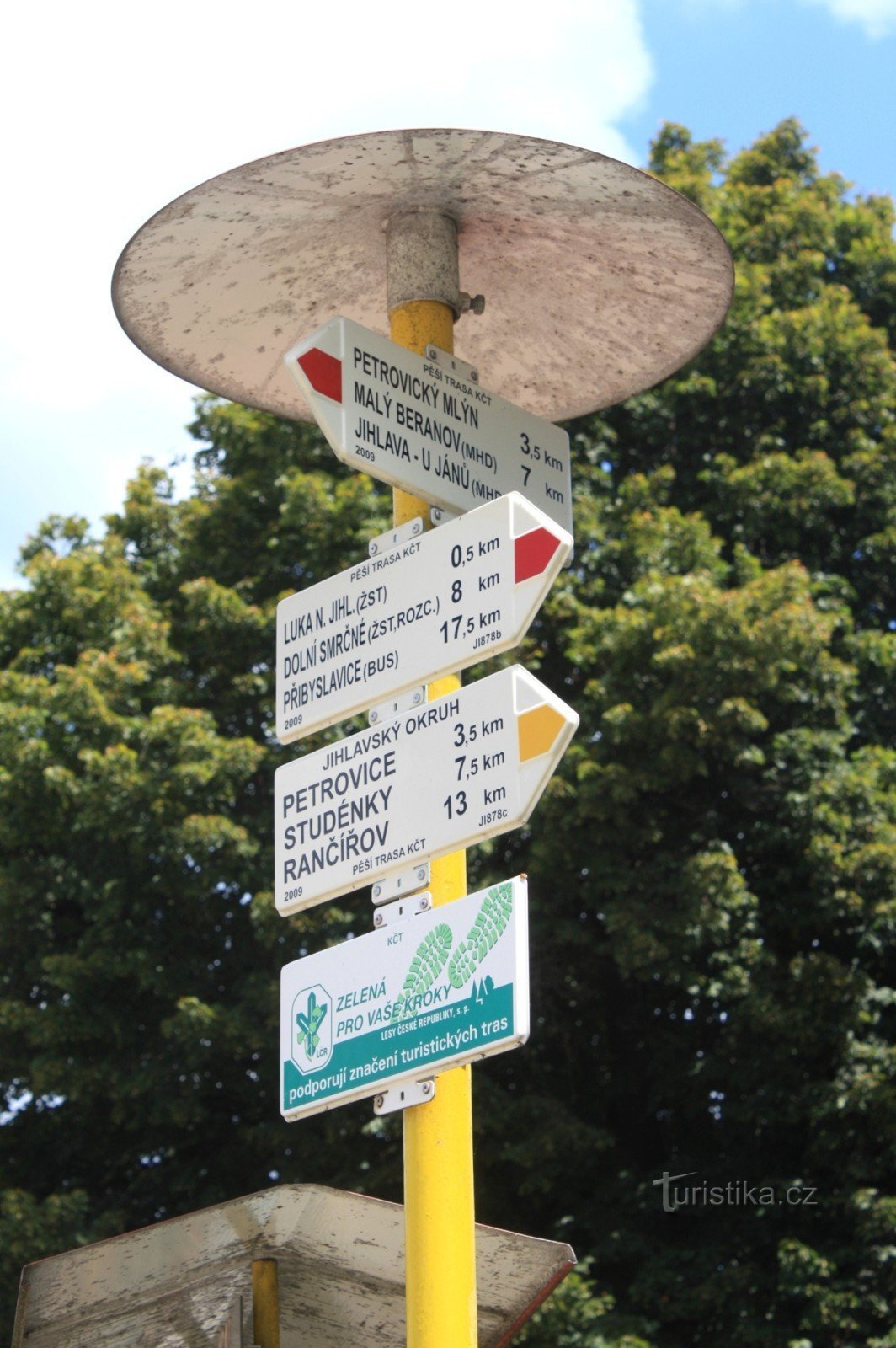 Tourist crossroads Luka nad Jihlavou