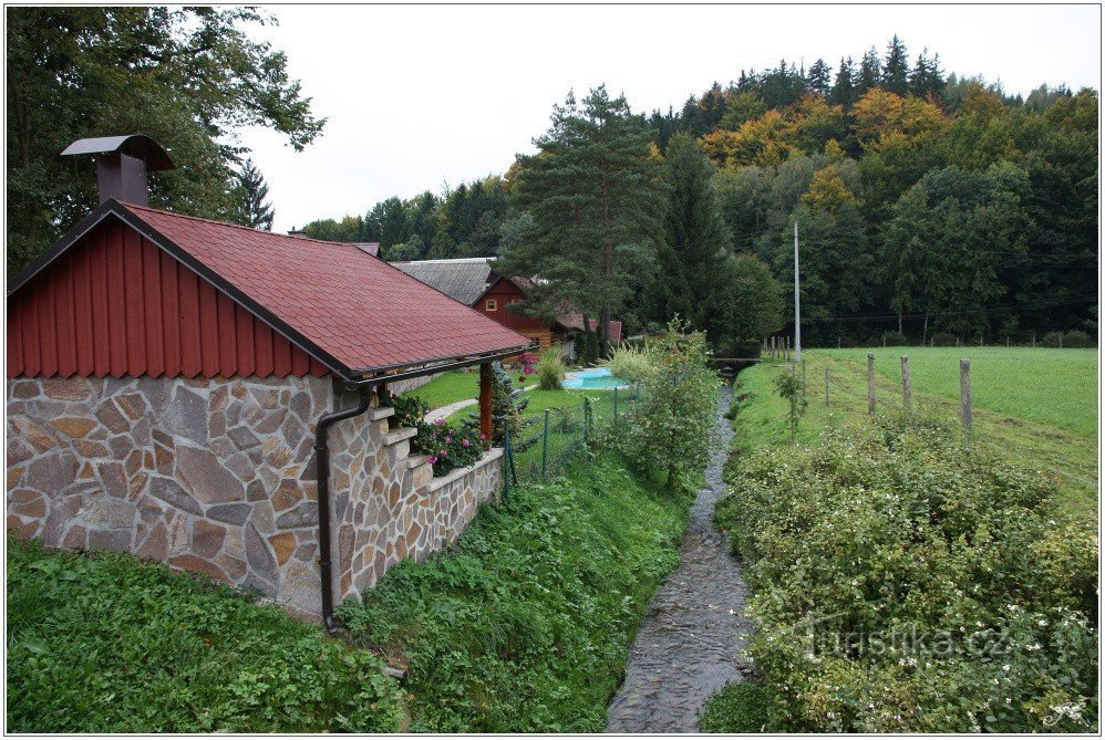 Toeristisch kruispunt Machovská Lhota, brug