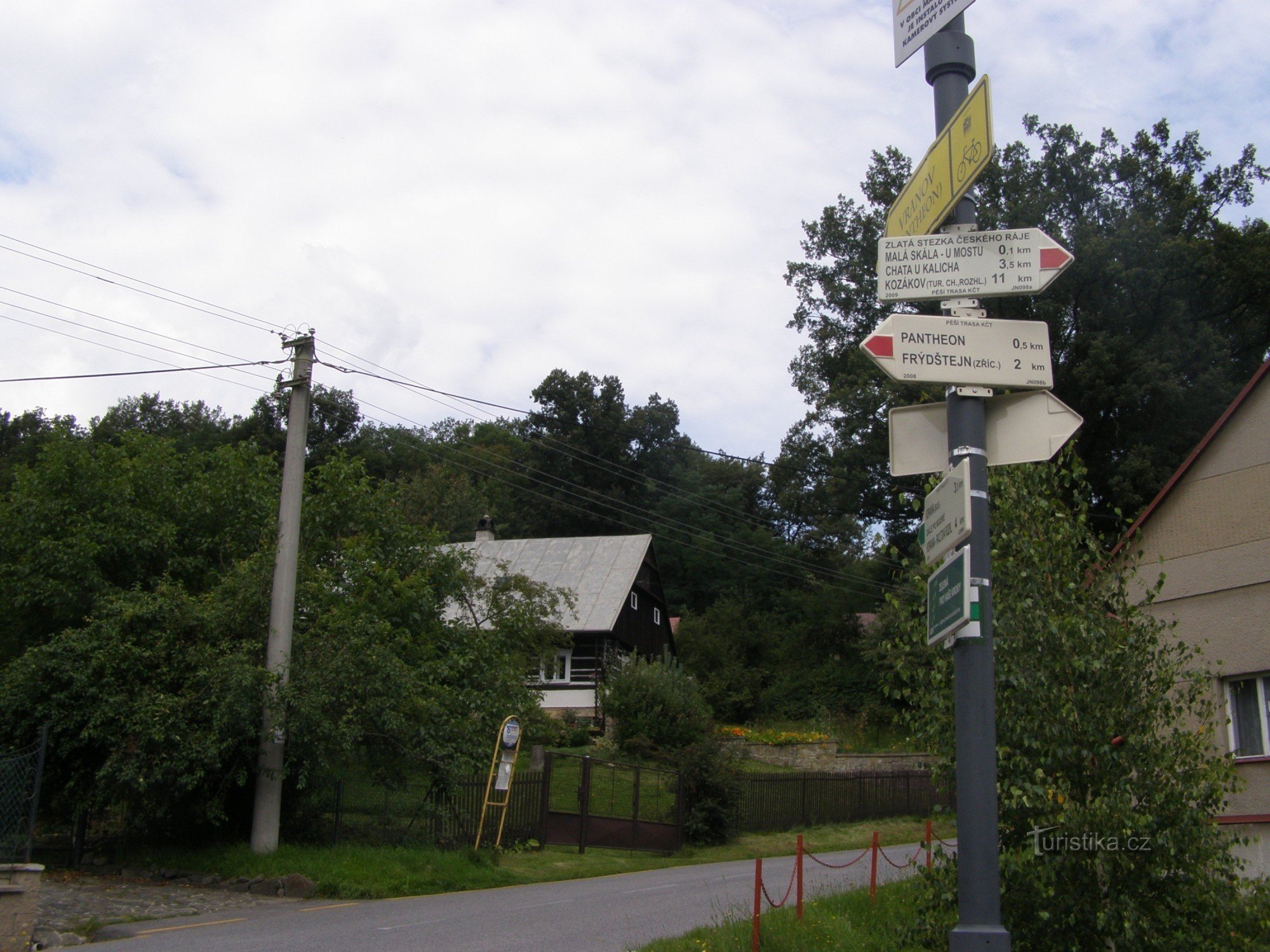 turistické rozcestí Malá Skála - pod Pantheonem