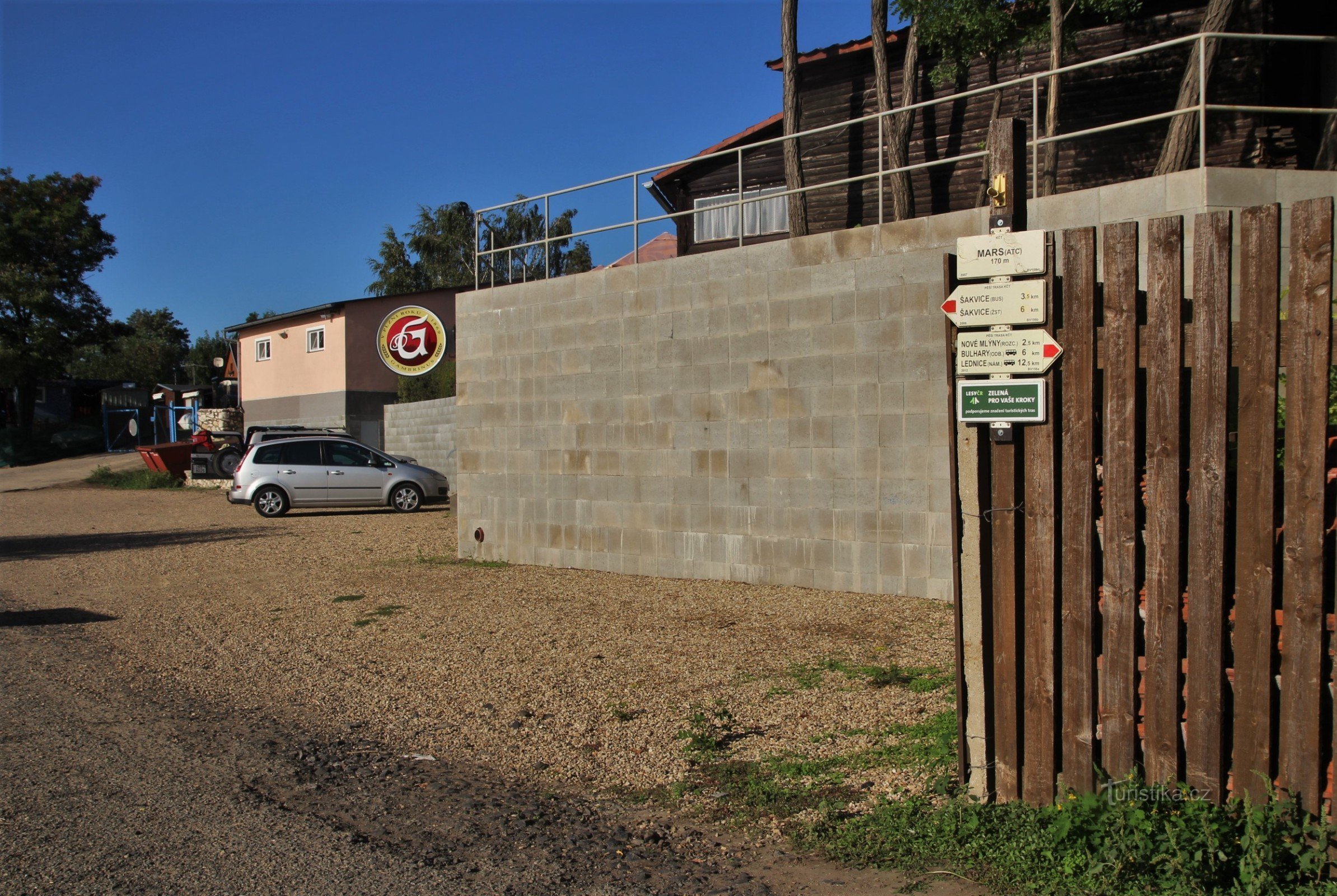 Tourist crossroads Mars, camp