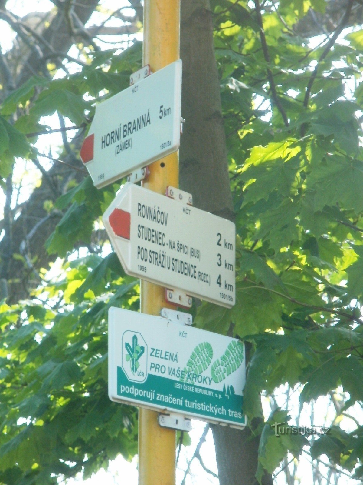 carrefour touristique de la Martinice dans les Monts des Géants - chemin de fer, gare