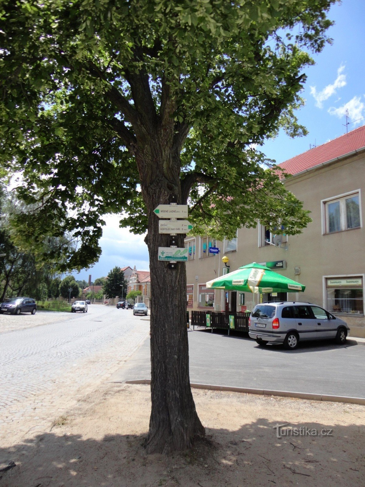 die touristische Kreuzung von Mšené Lázně