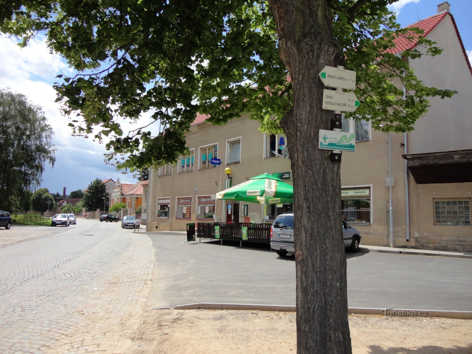 le carrefour touristique de Mšené Lázně