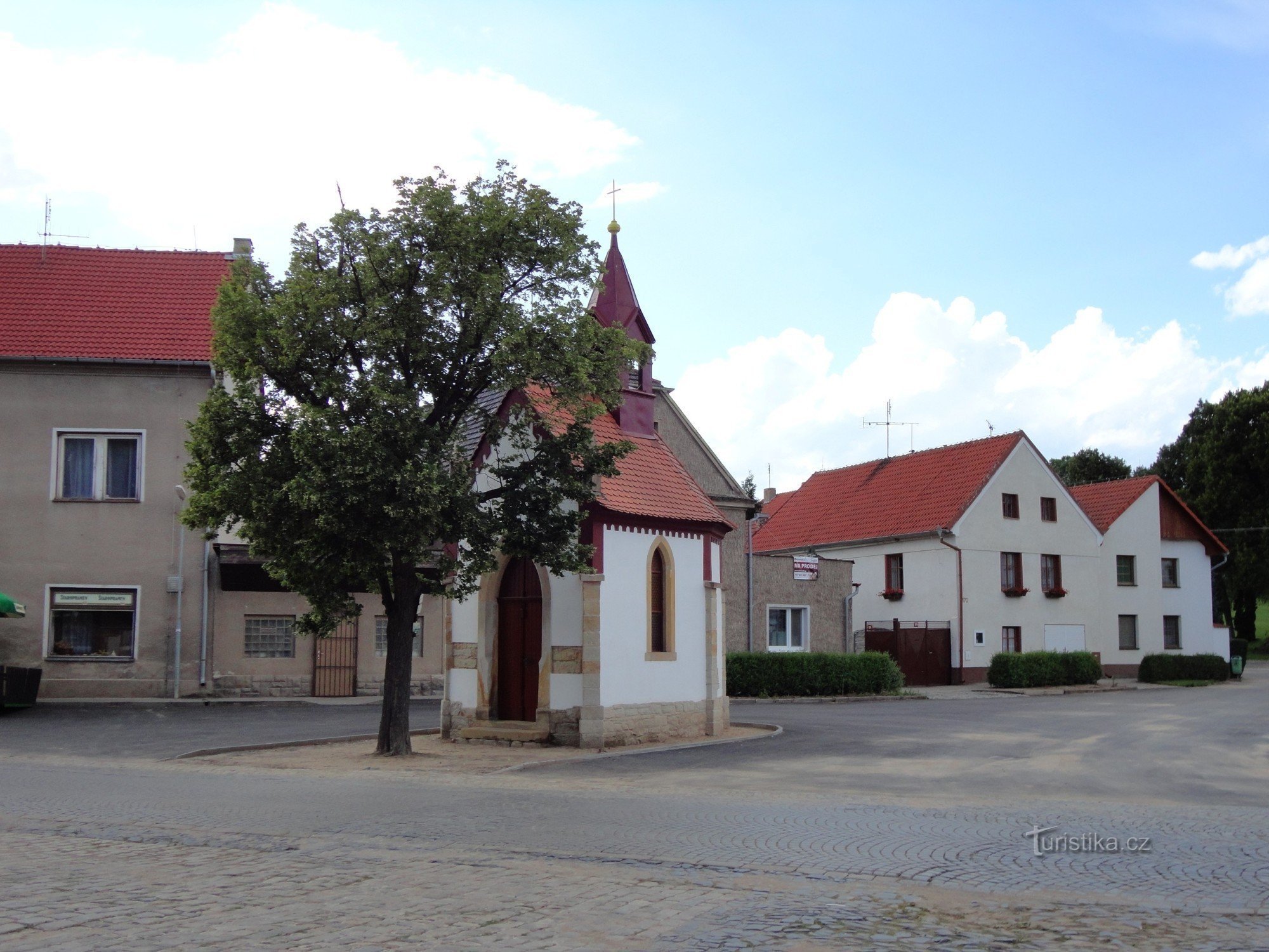 die touristische Kreuzung von Mšené Lázně