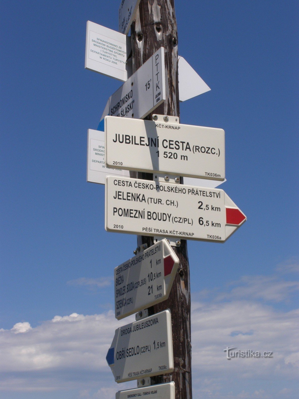 tourist crossroads on the Jubilee Road