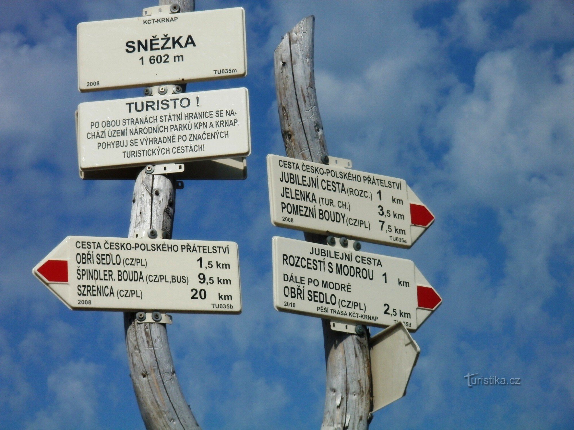 tourist crossroads on Sněžka