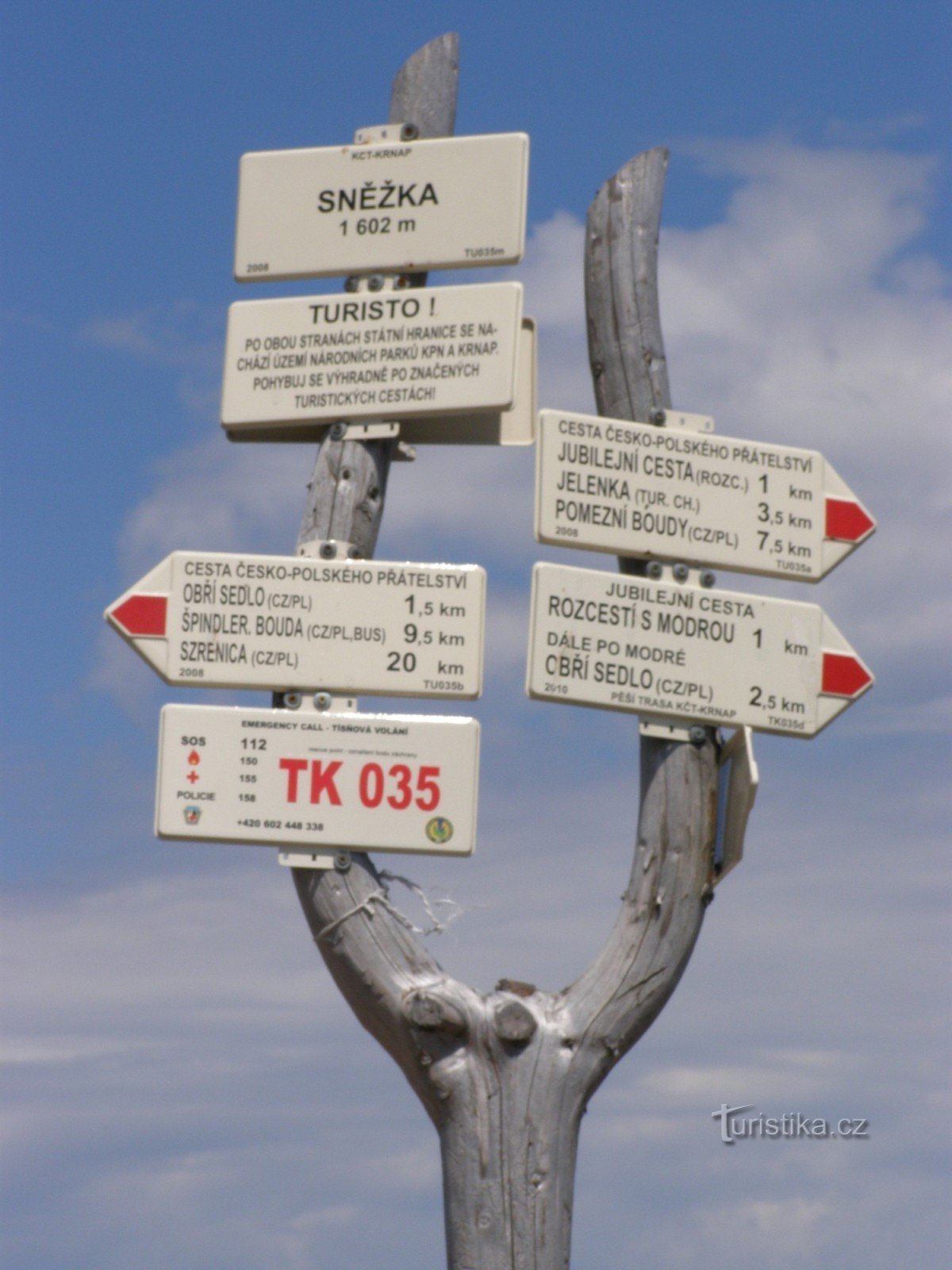 encrucijada turística en Sněžka