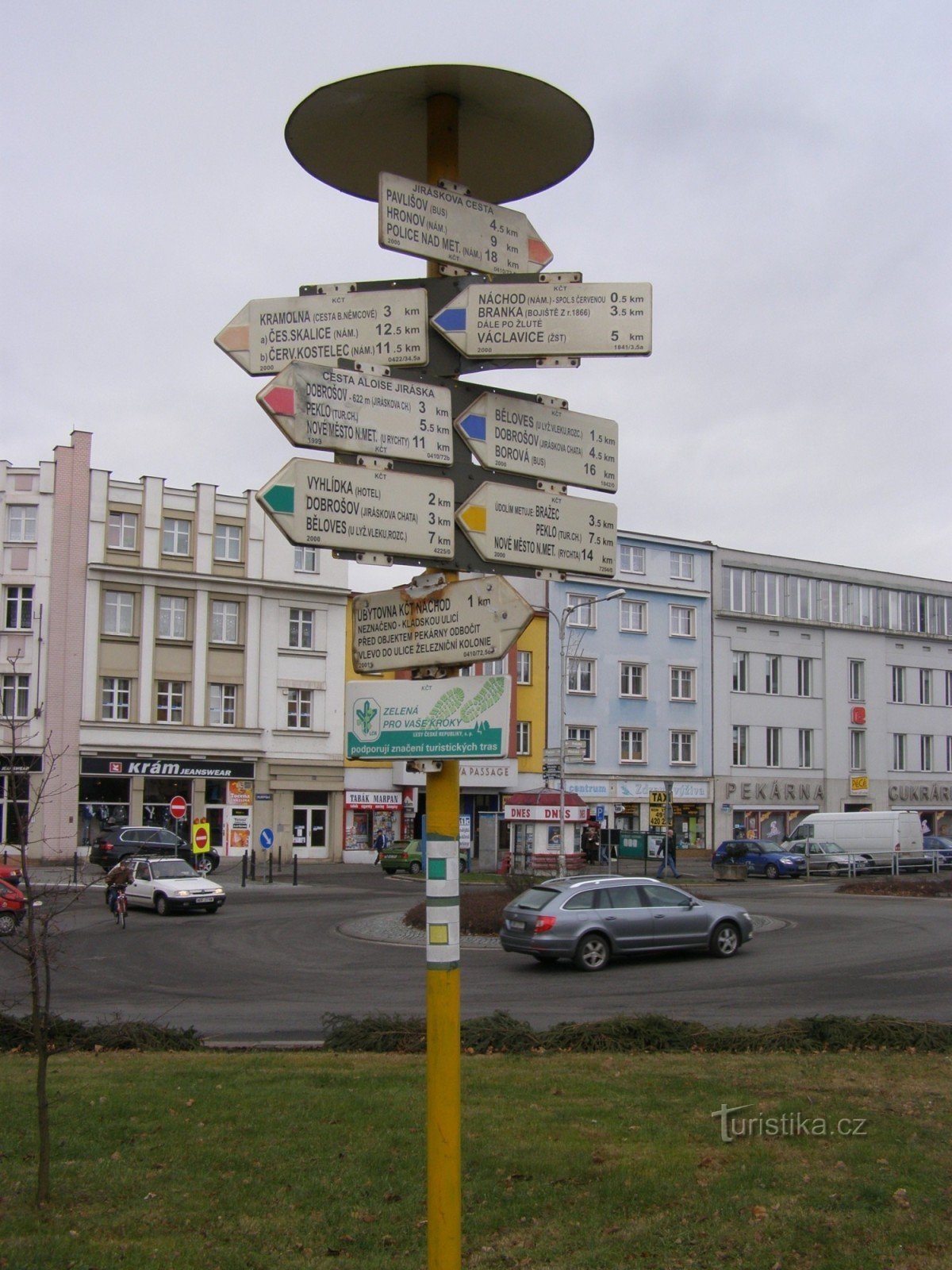 turistkorsning - Náchod, järnvägsstation