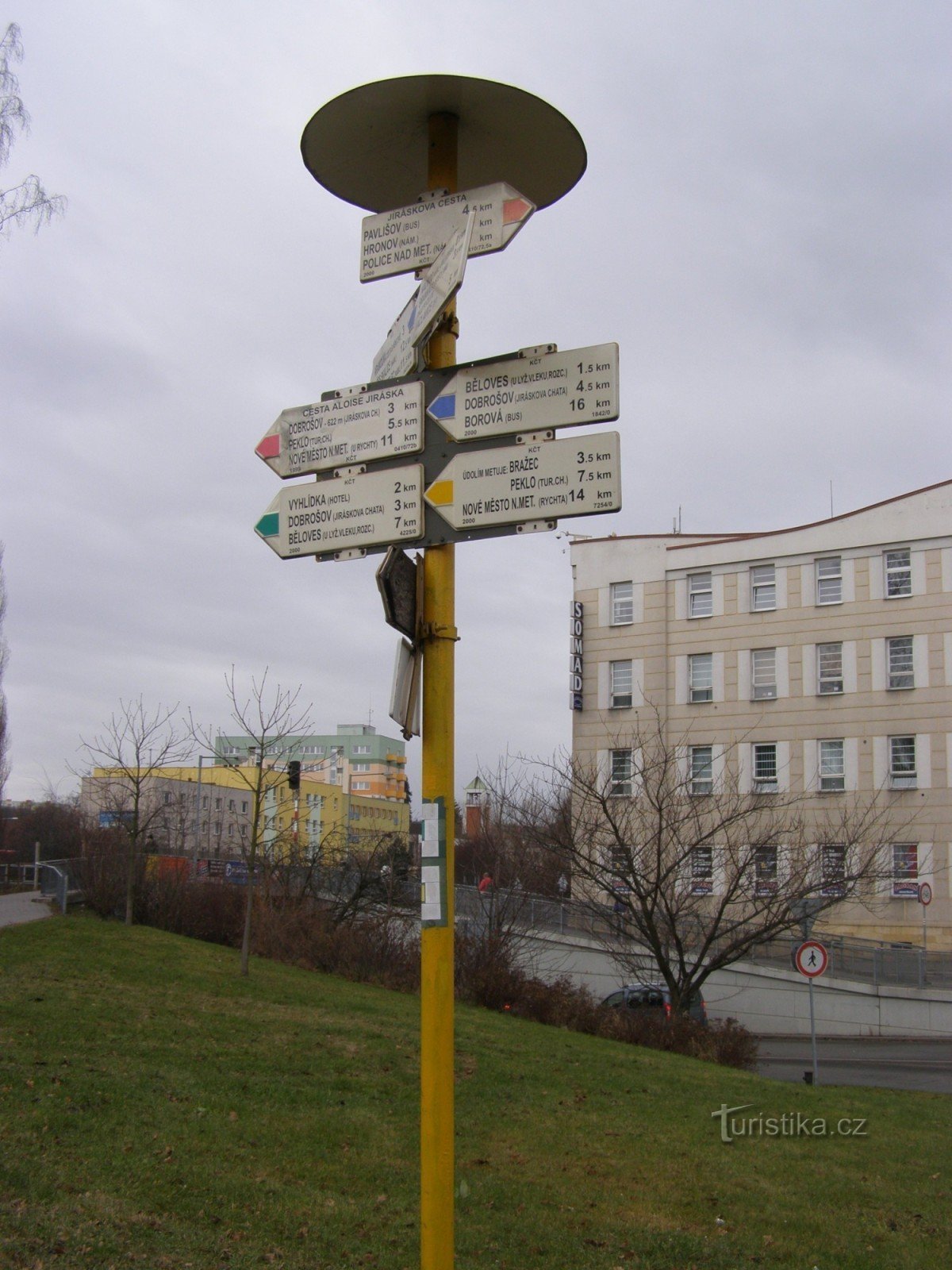 turističko raskrižje - Náchod, željeznički kolodvor