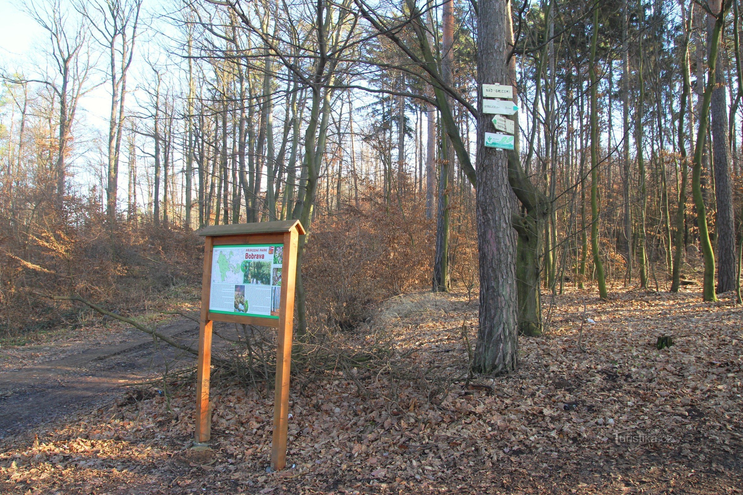 Encruzilhada turística Nad Omicei