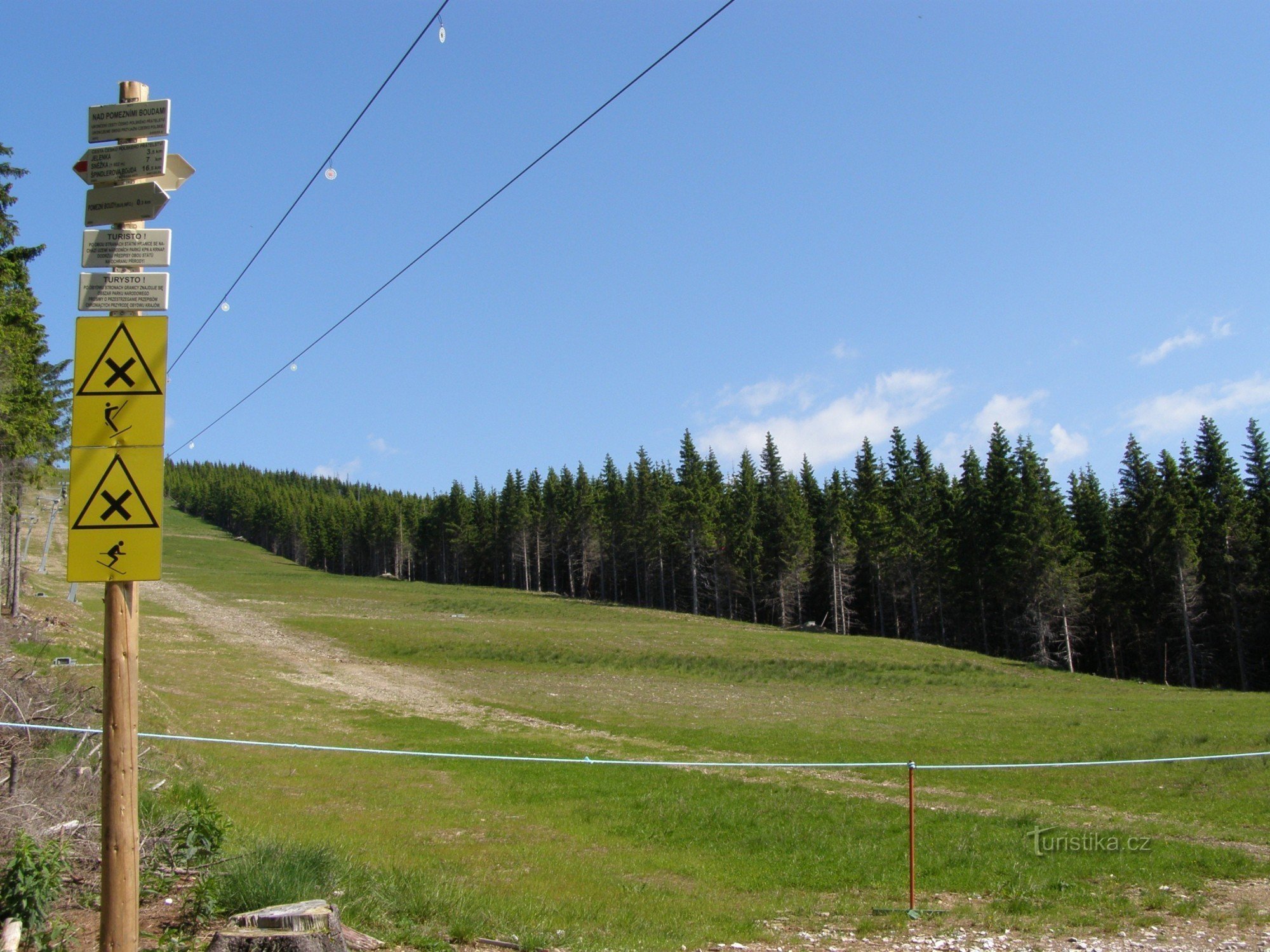 turistkorsningen Nad Pomezní Boudami