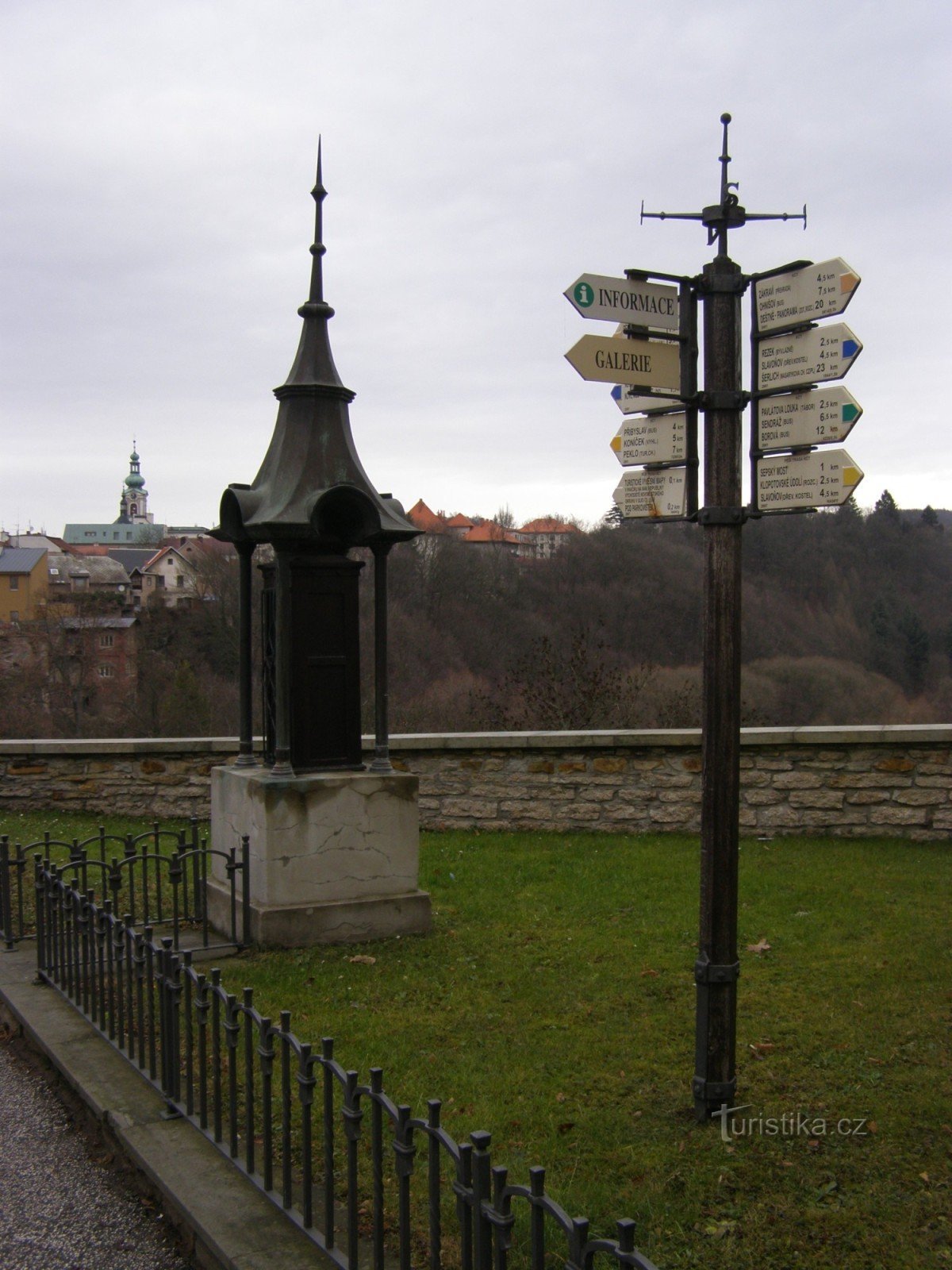 encruzilhada turística Nové Město nad Metují - U Zázvorky