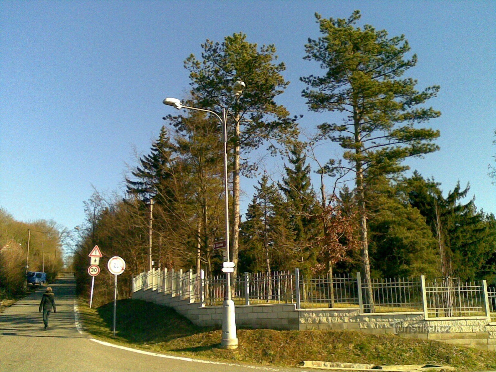 encruzilhada turística Nový HK - Pod kopcem sv. Jana