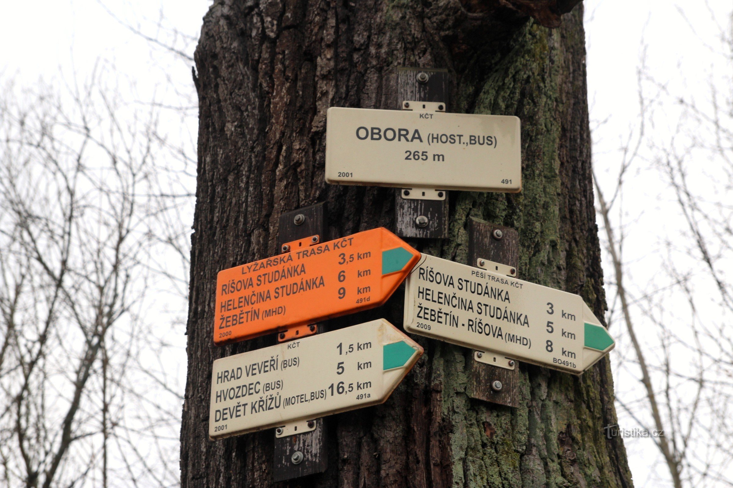 Obora tourist crossroads