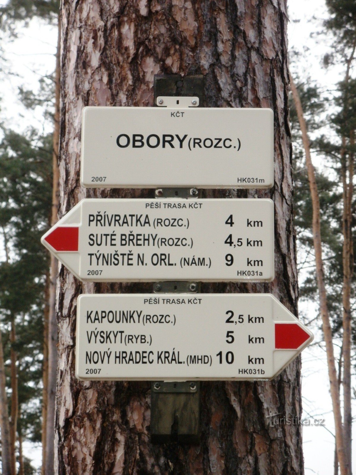 turistické rozcestí Obory - Hradecké lesy