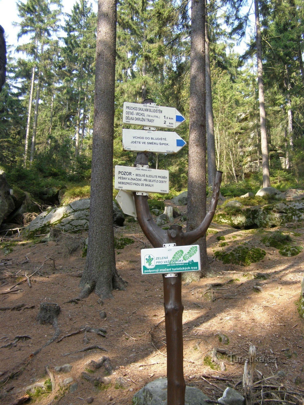 turistično križišče Ostaš - Skalní bludiště