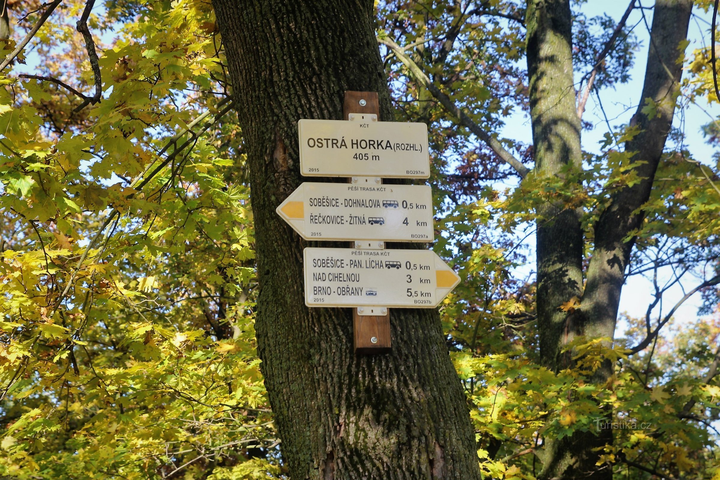 Cruzamento turístico Ostrá Horka, torre de vigia