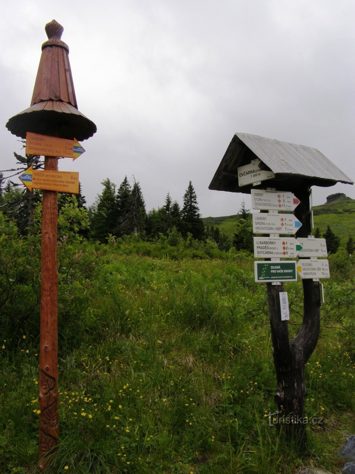 tourist crossroads - Ovčárna