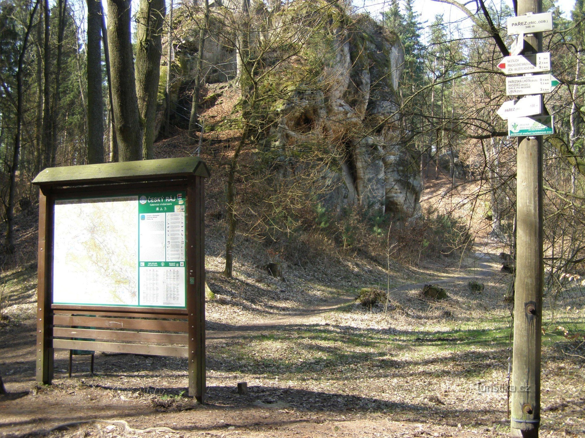 touristische Kreuzung Pařez