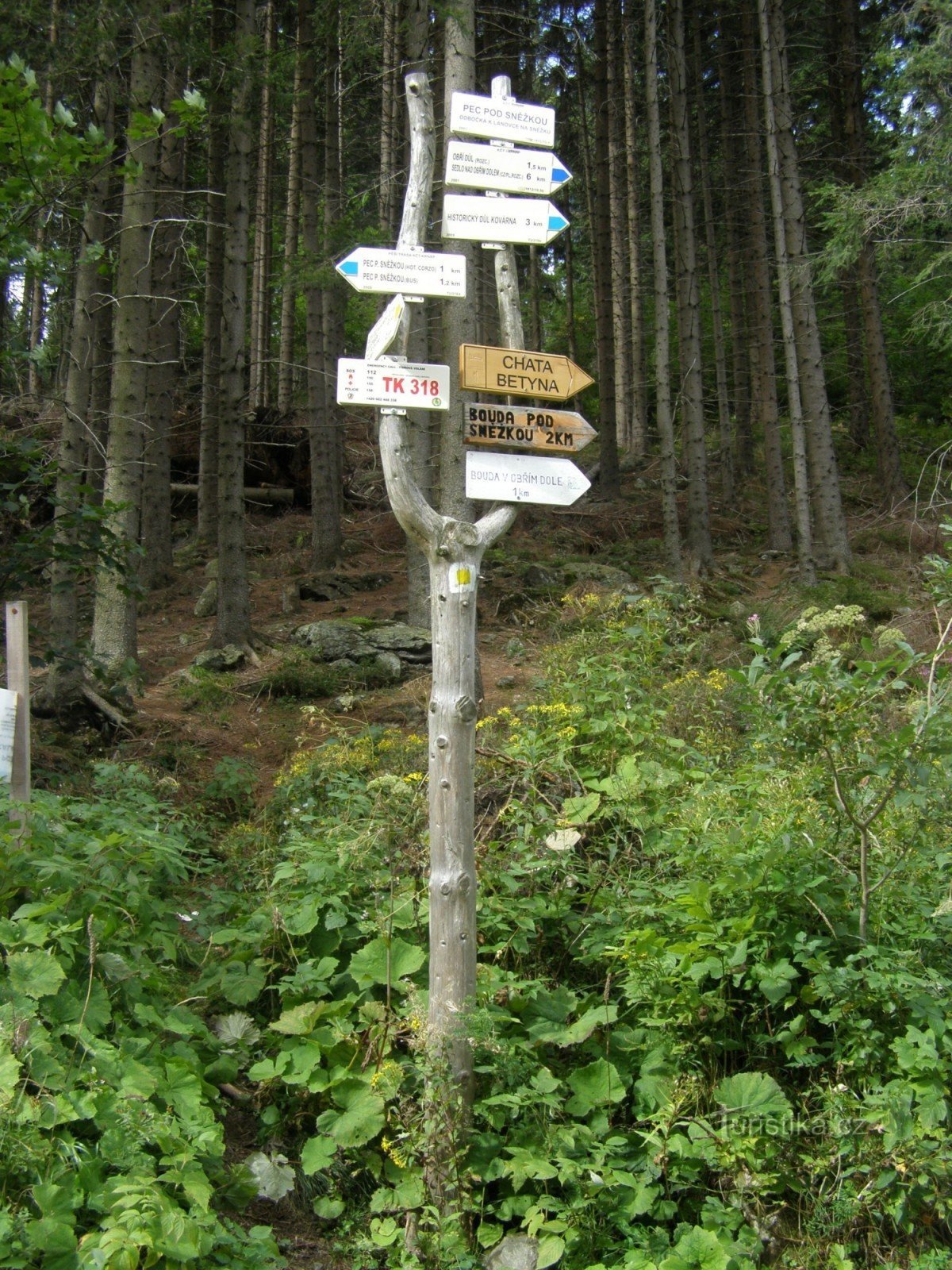 tourist crossroads Pec pod Sněžkou - to the cable car