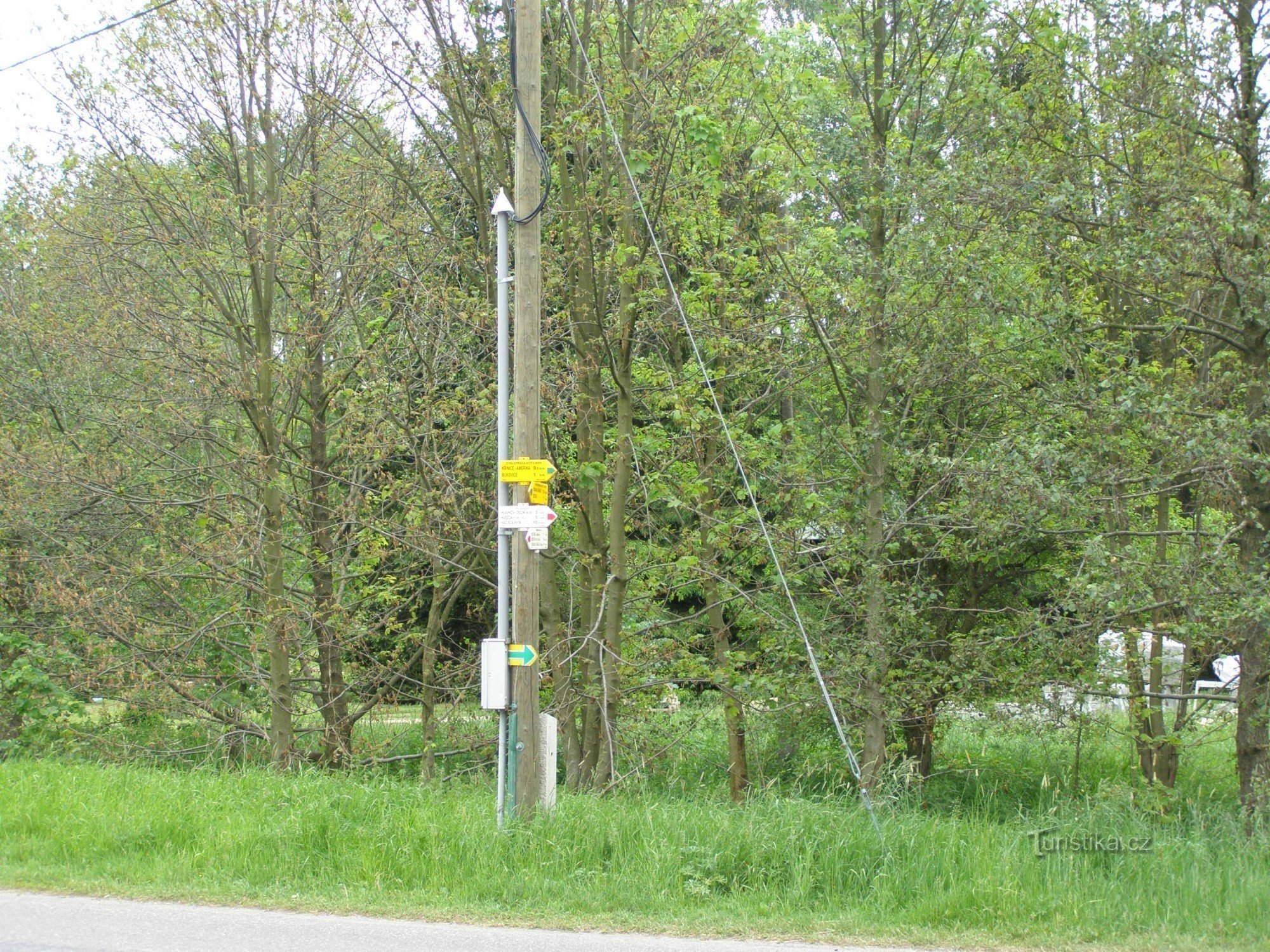 encruzilhada turística Pěkov - ônibus