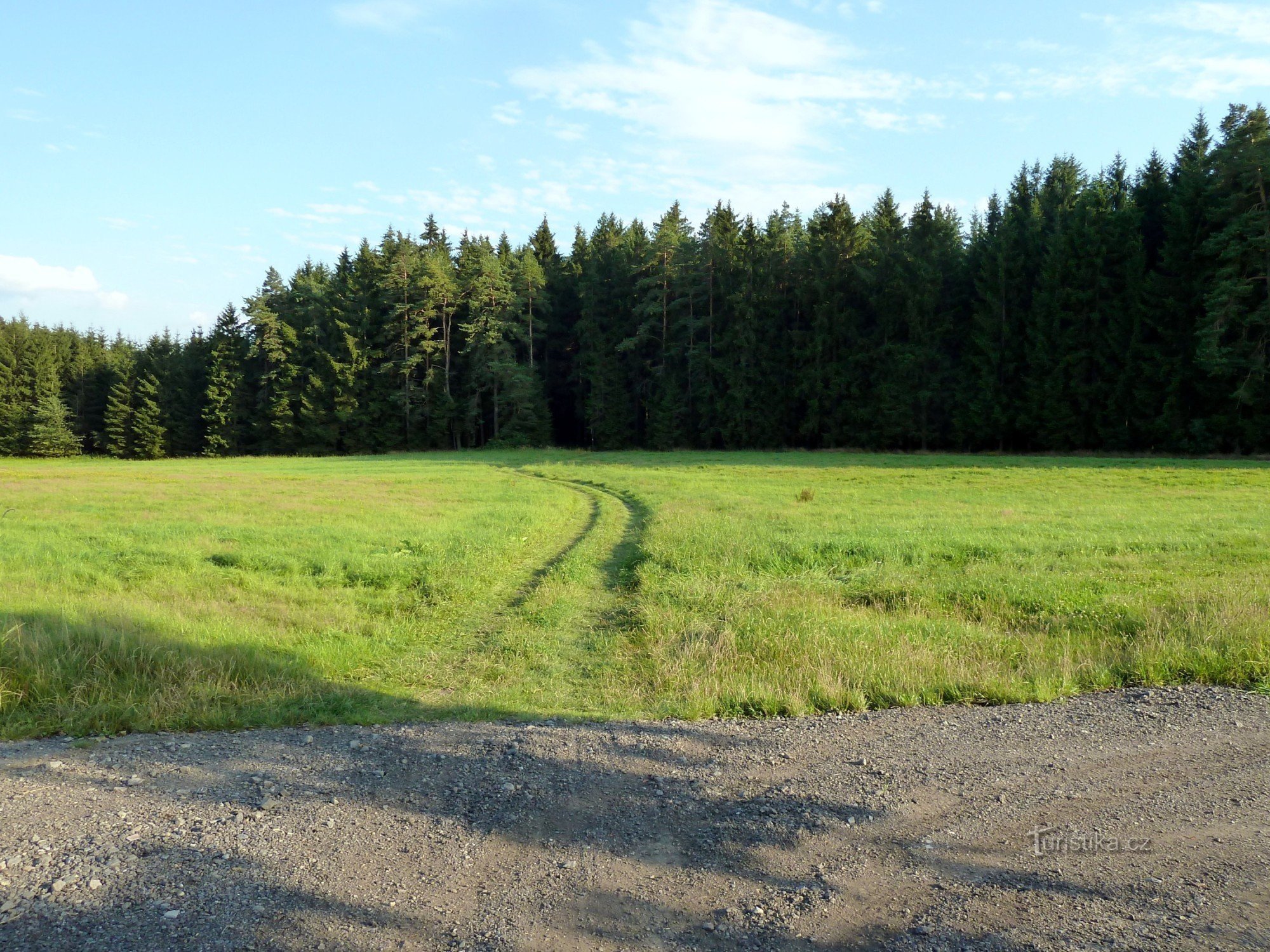 tourist crossroads Peršlík (pond)