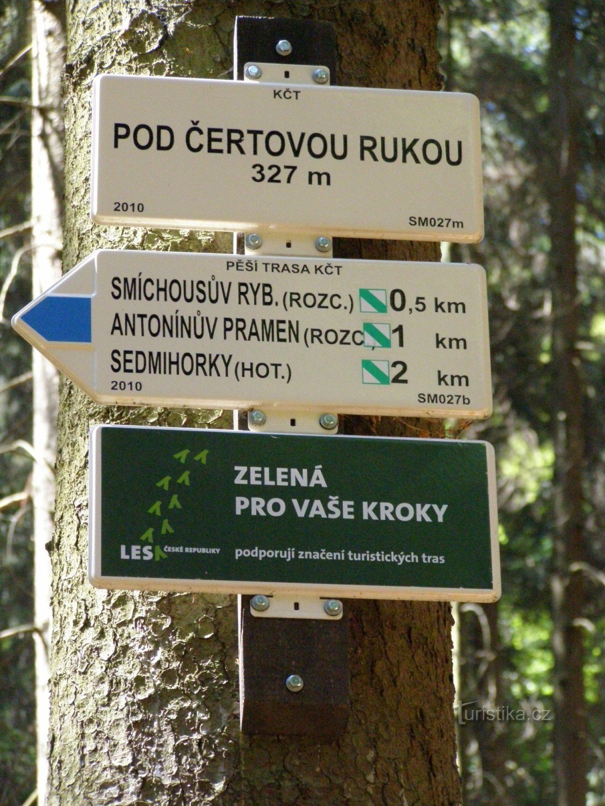 turistické rozcestí Pod Čertovou rukou