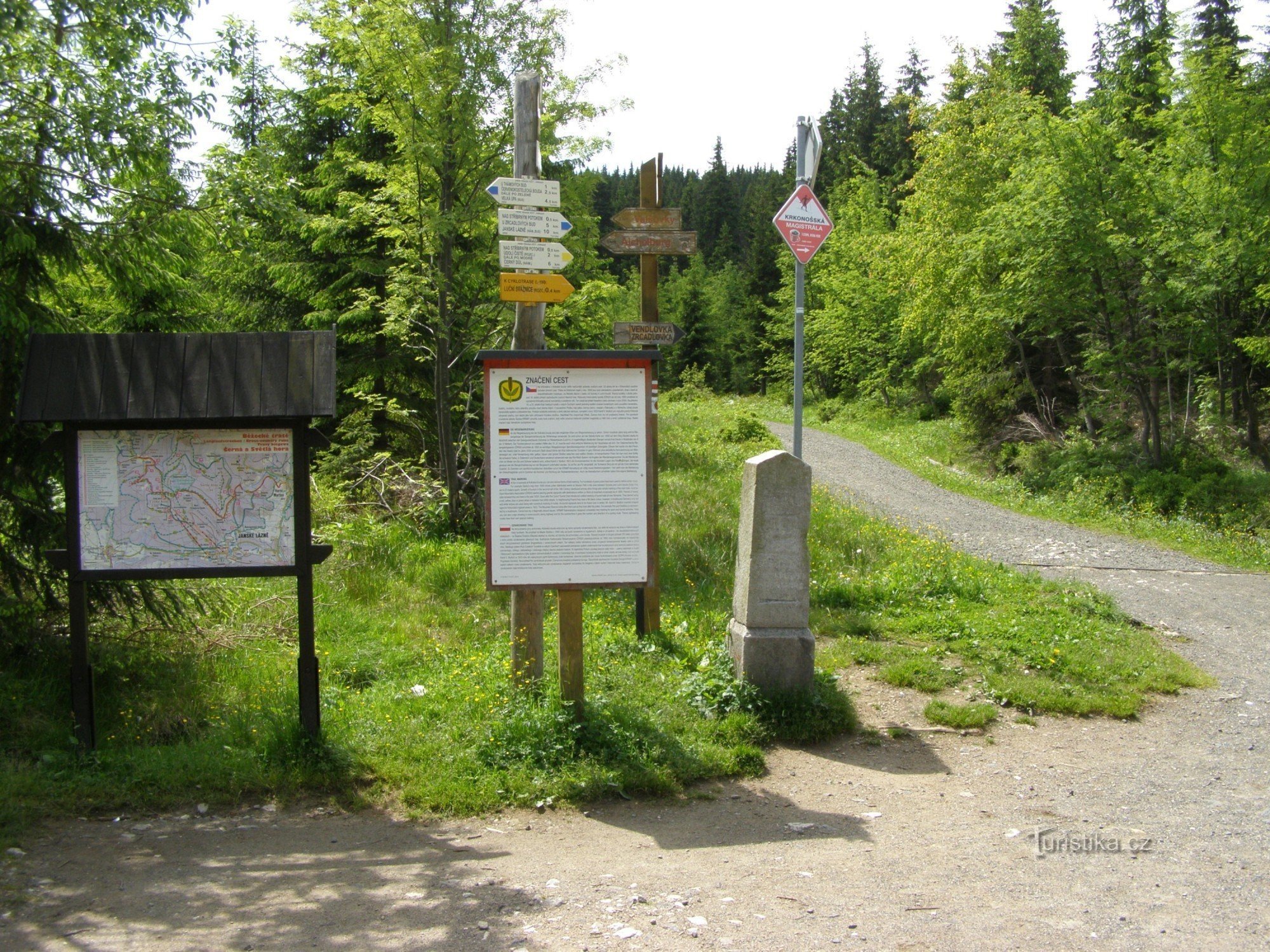 tourist crossroads Under Kolínská bouda