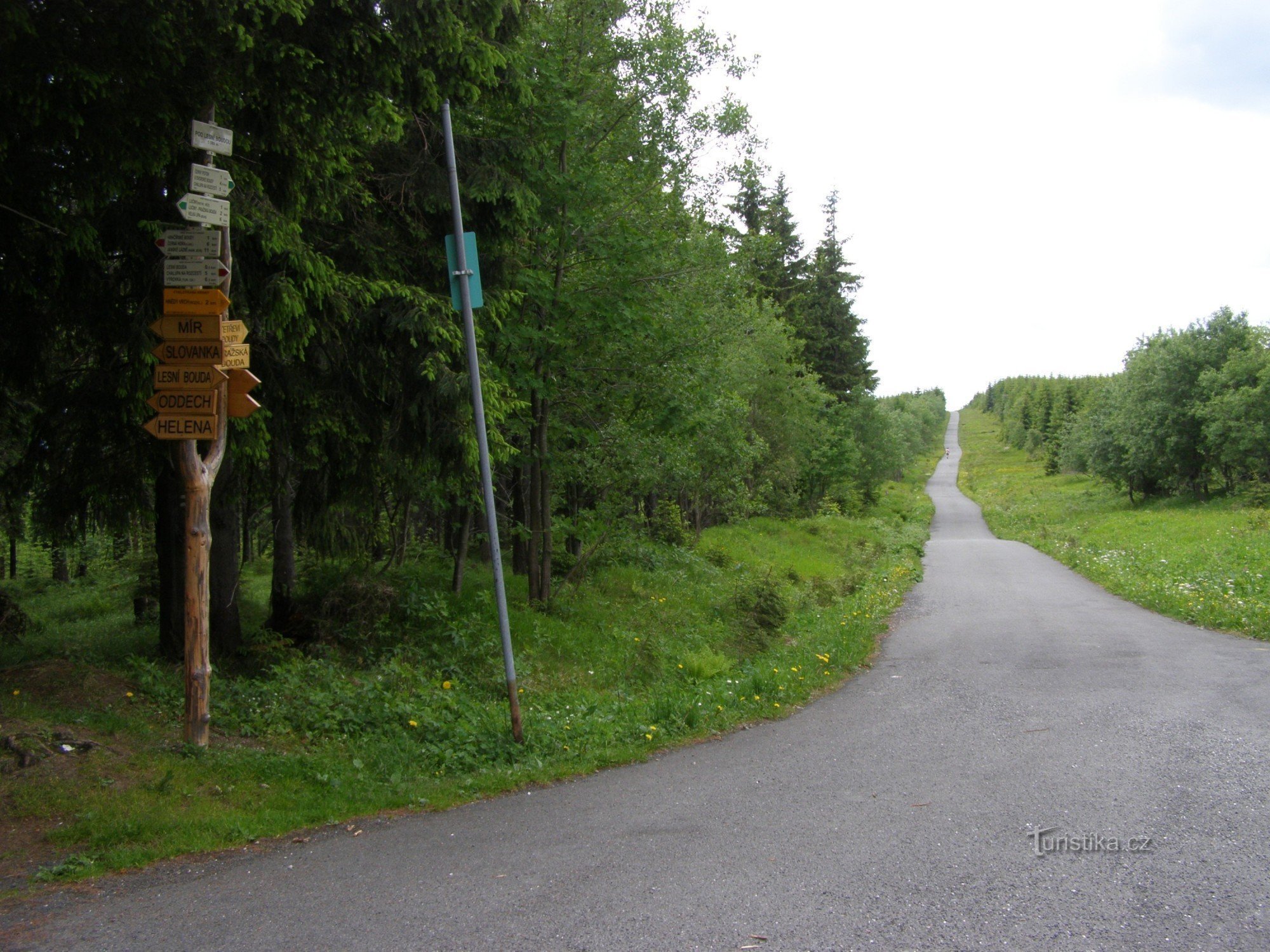 tourist crossroads Under Lesní bouda