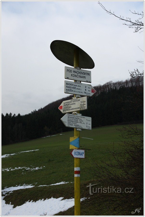 Tourist crossroads Under Machovské Končinami