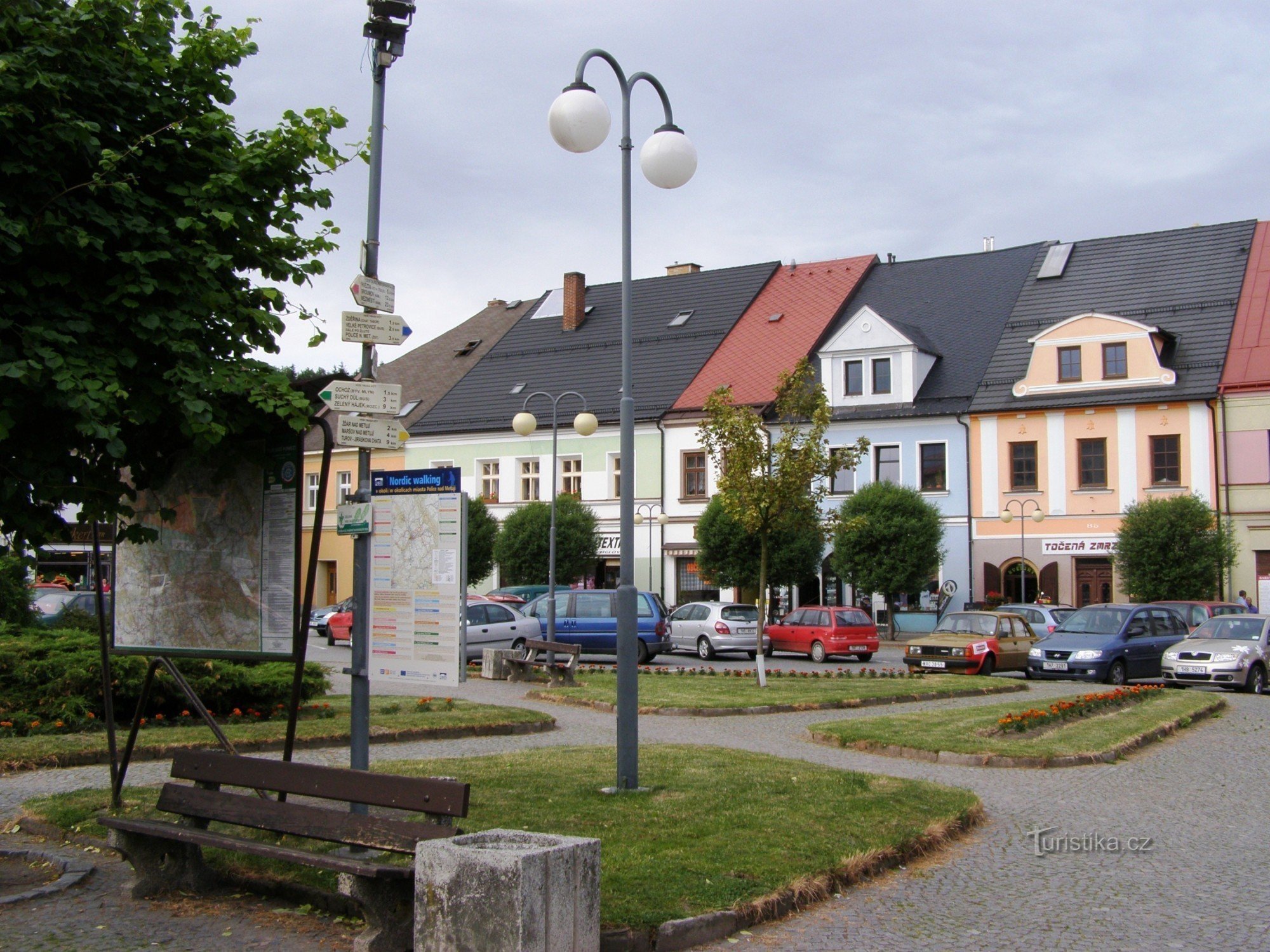 turistické rozcestí Police nad Metují - náměstí