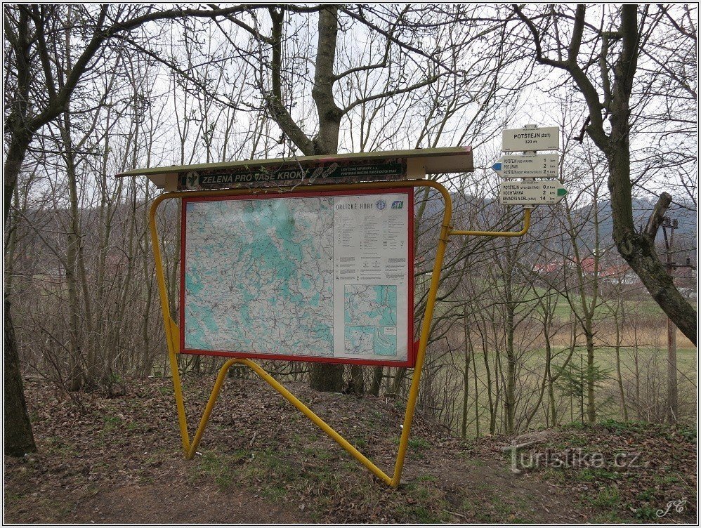 Tourist junction Potštejn, highway