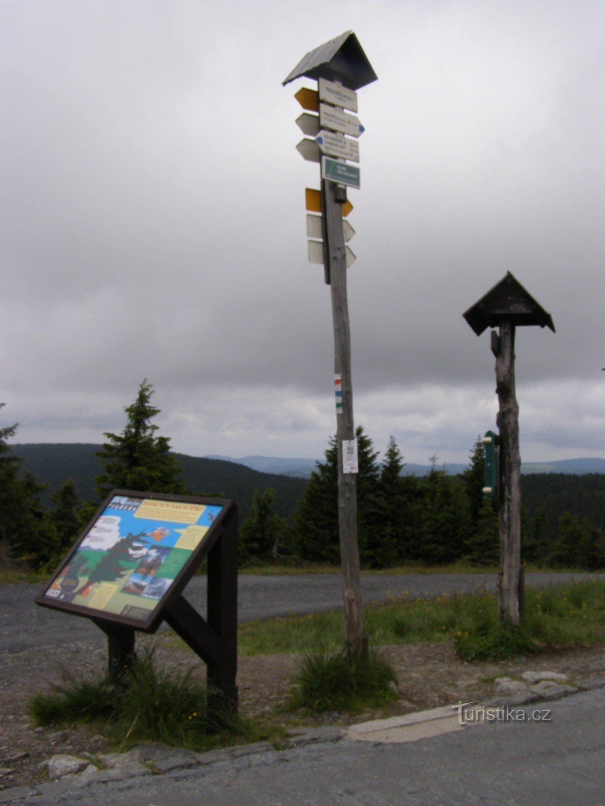 encrucijada turística - Praděd, encrucijada debajo del pico