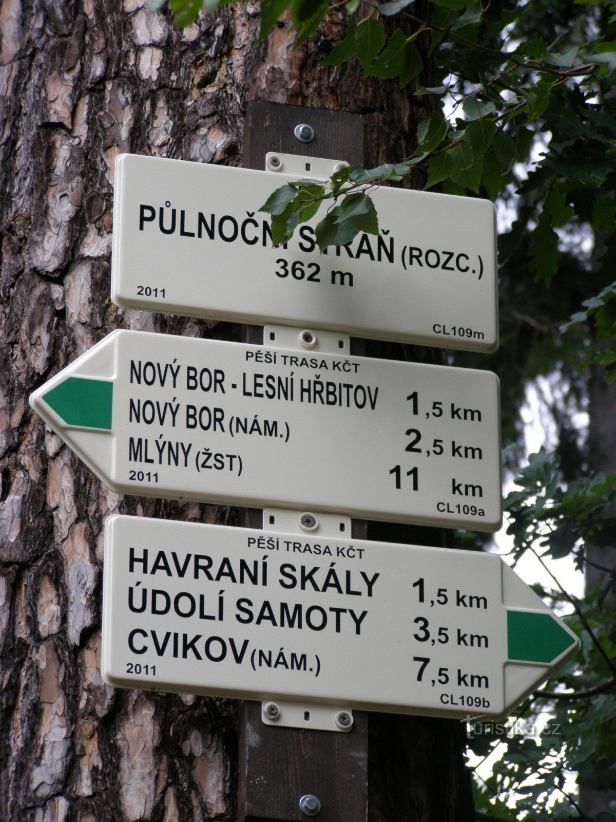 tourist crossroads Půlnoční straň