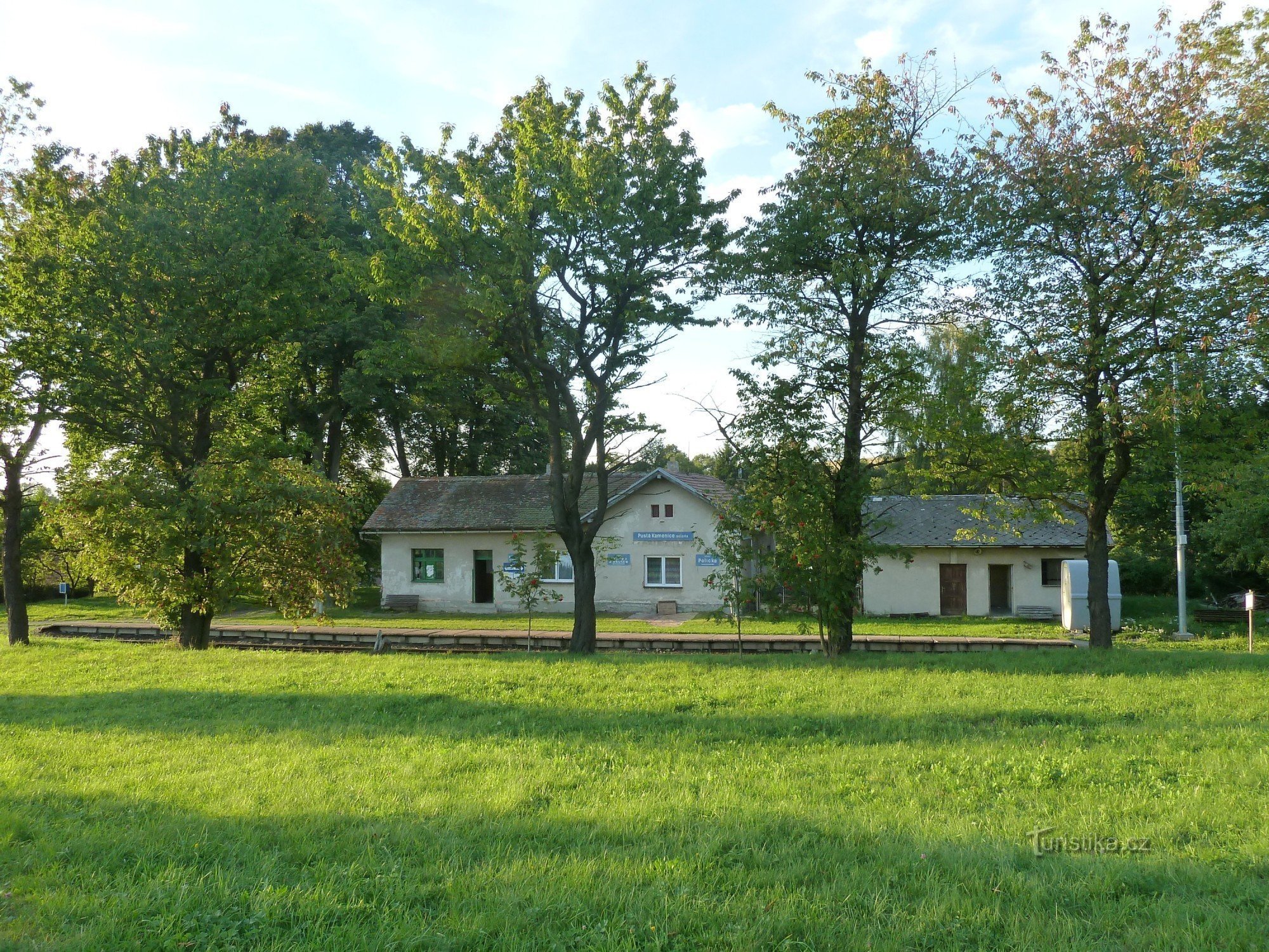 Crocevia turistico fermata Pustá Kamenice (ferrovia)