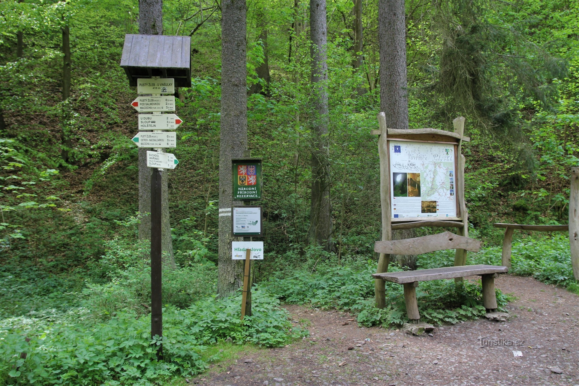 Touristische Kreuzung Pustý zleb - obere (2017)