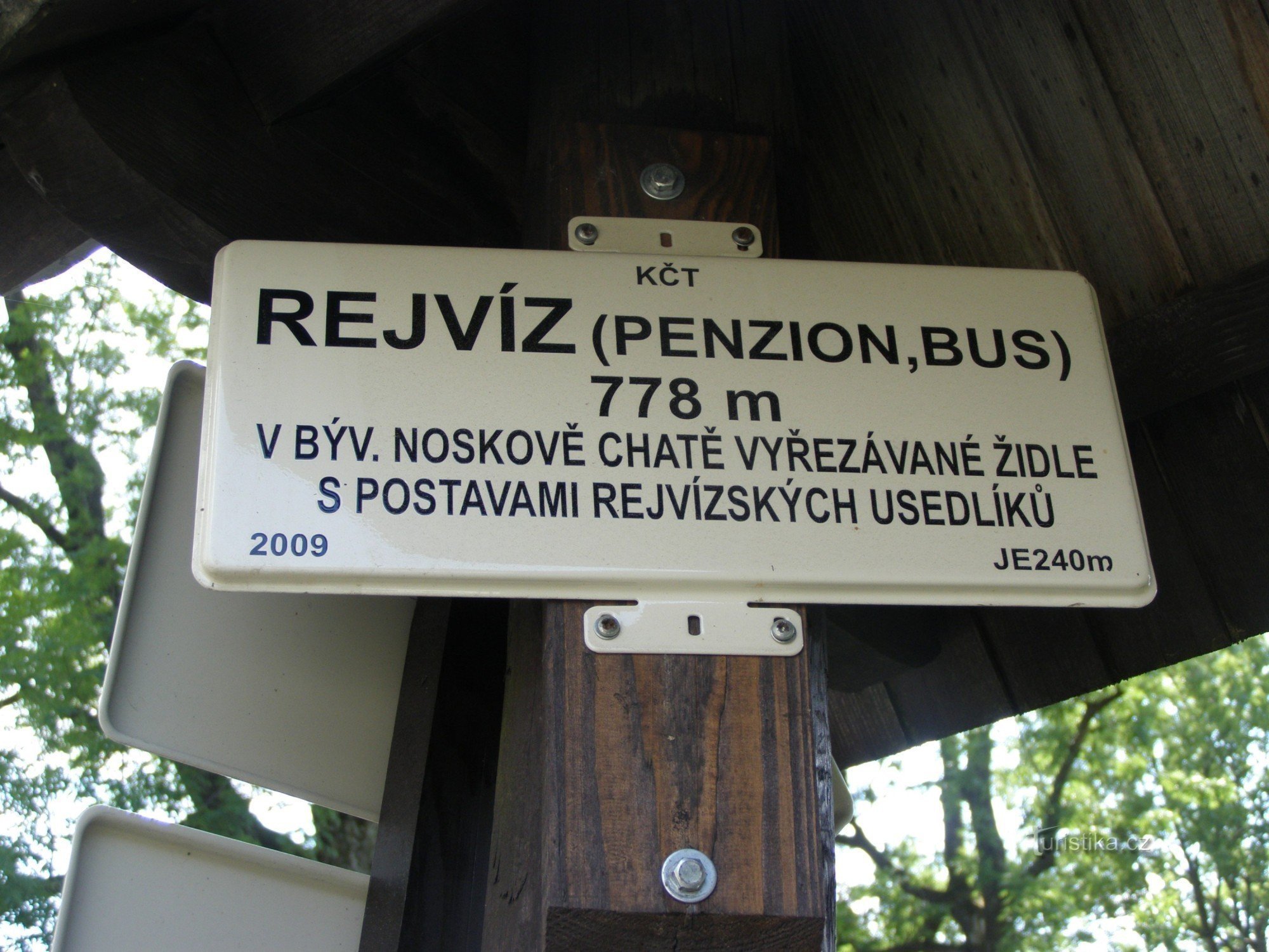 răscruce turistică - Rejvíz, autobuz, Pensiune Rejvíz