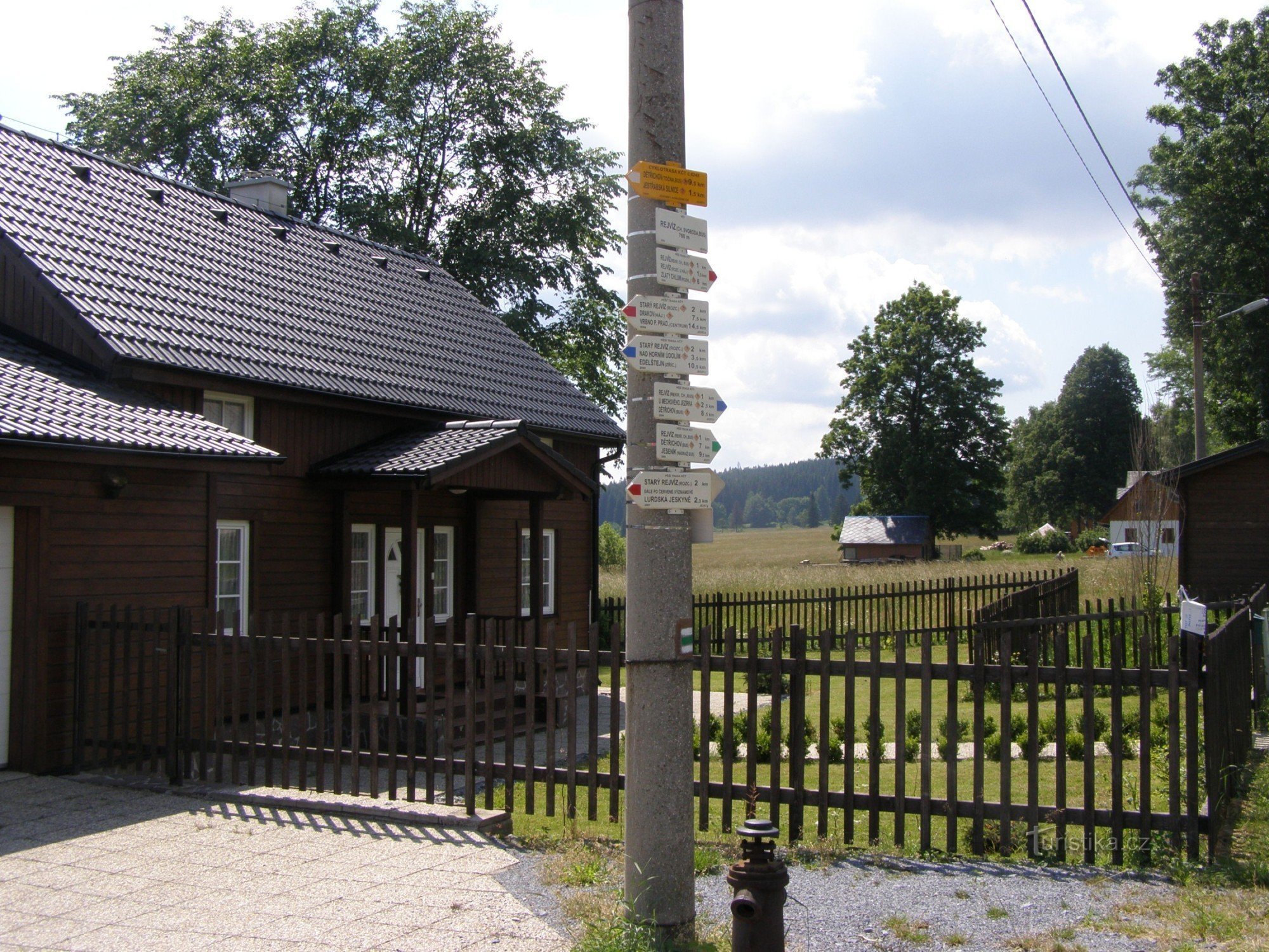 Touristenkreuzung - Rejvíz, Hütte Svoboda