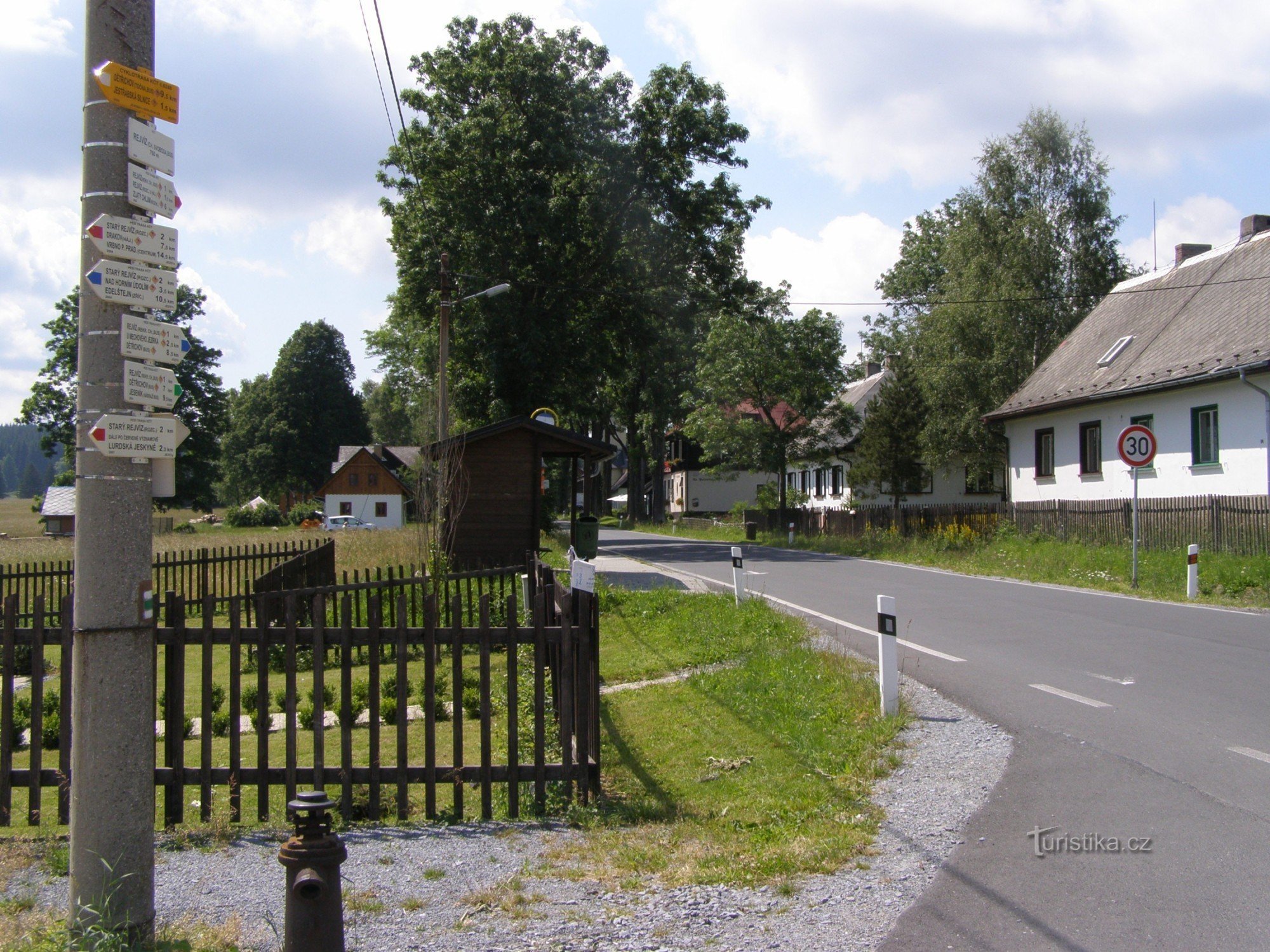 răscruce turistică - Rejvíz, cabana Svoboda