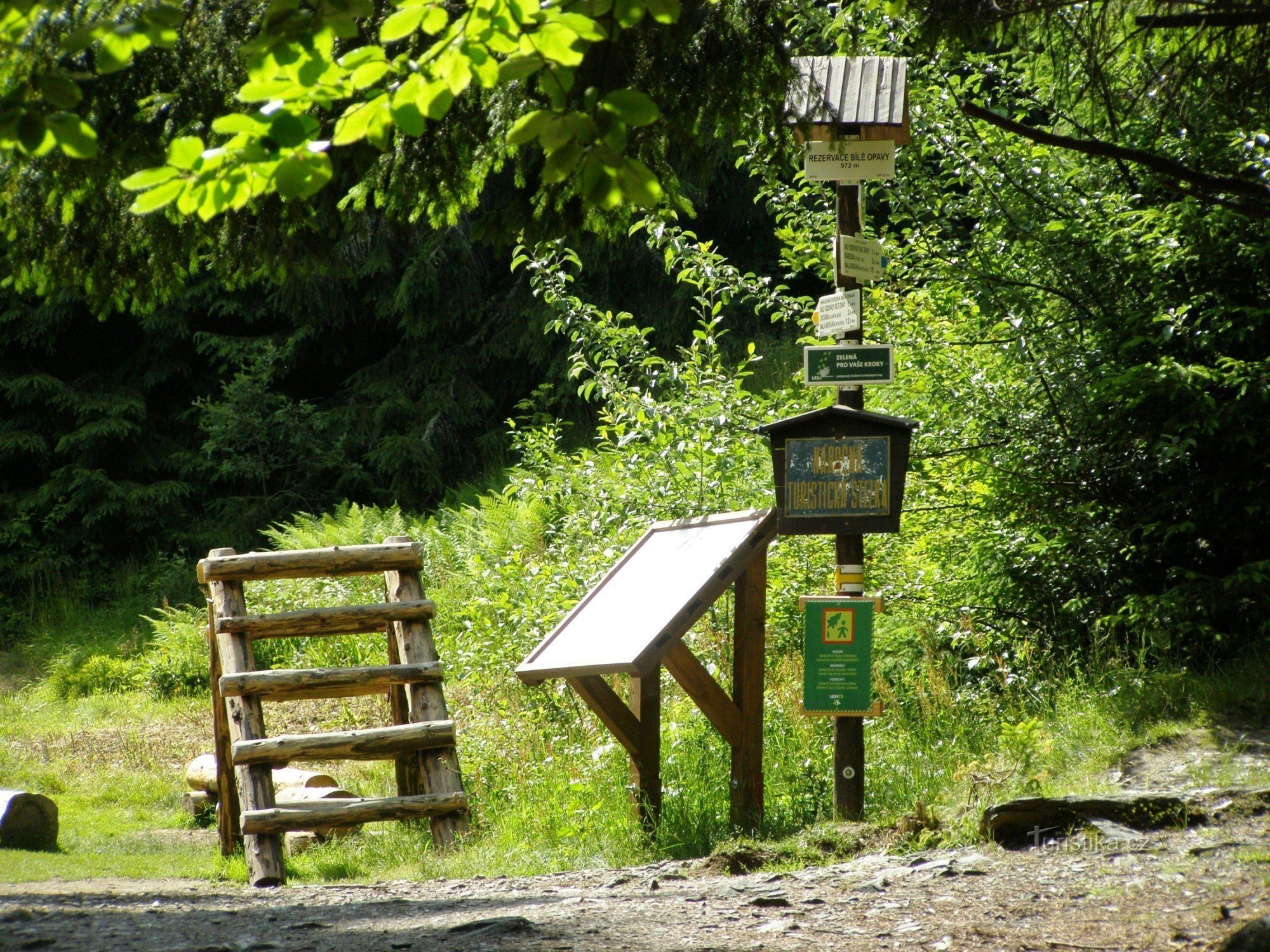 răscruce turistică - Rezervația Bílá Opava