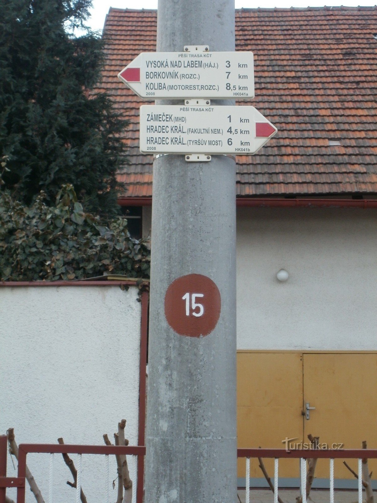 tourist crossroads Roudnička