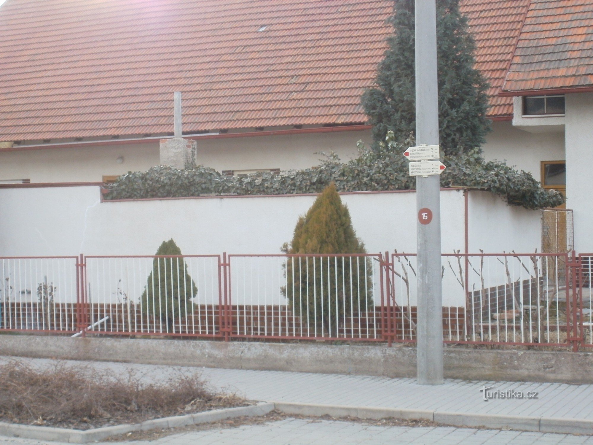 tourist crossroads Roudnička