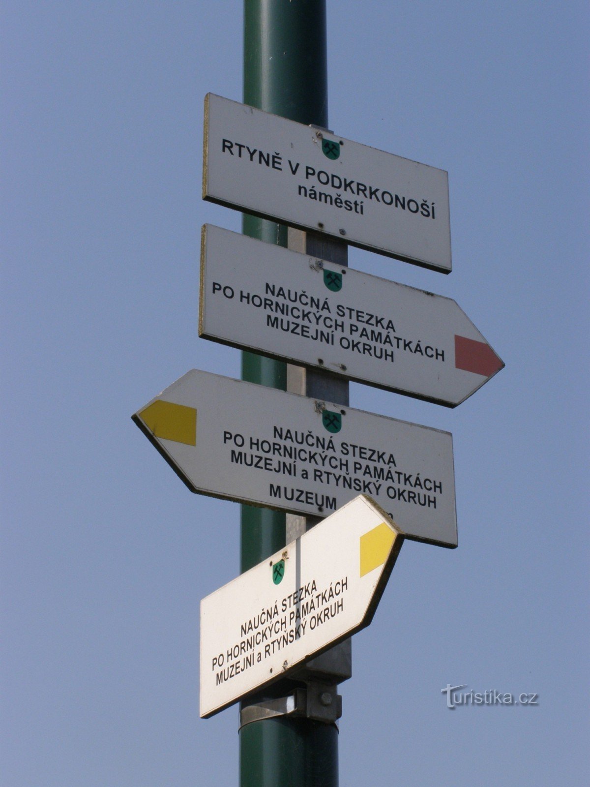 răscruce turistică Rtyně în Podkrkonoší - náměstí Horníků